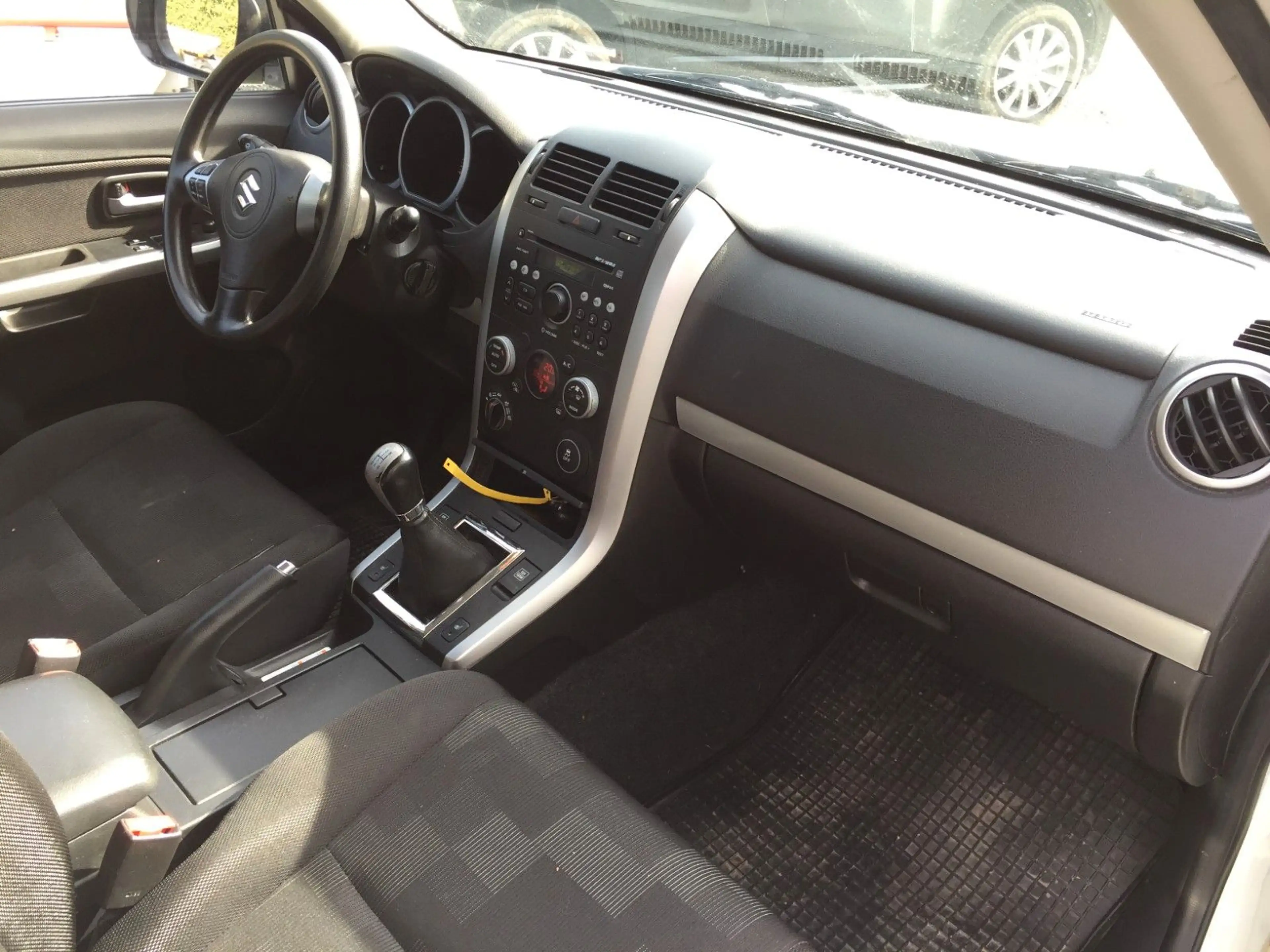 Suzuki Grand Vitara 2.4 Comfort *1.Hand* — photo 10
