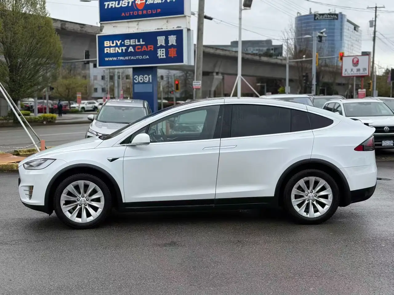 Tesla Model X снимка Tesla Model X