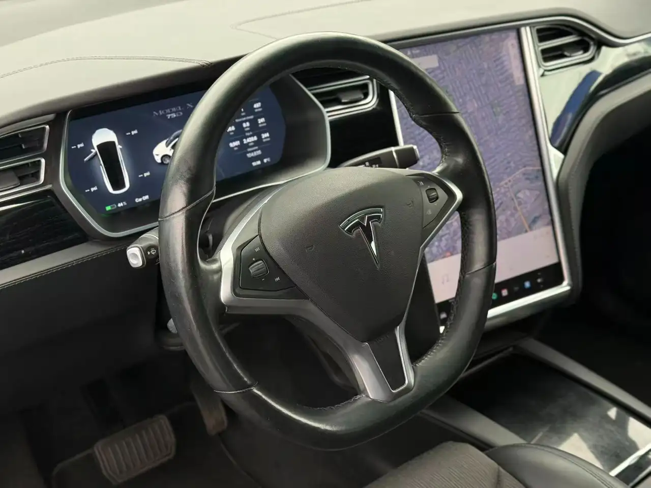 Tesla Model X снимка Tesla Model X