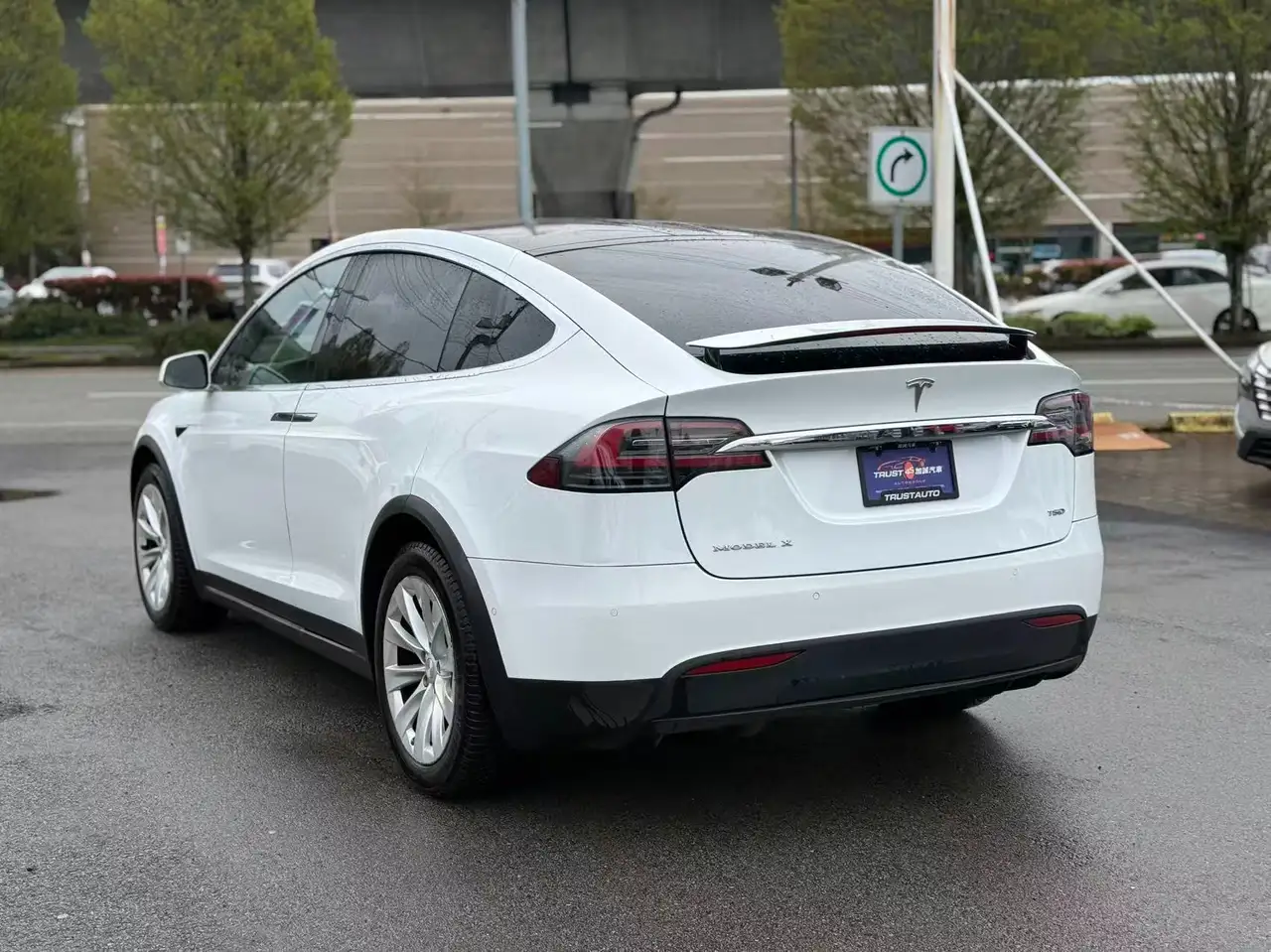 Tesla Model X снимка Tesla Model X
