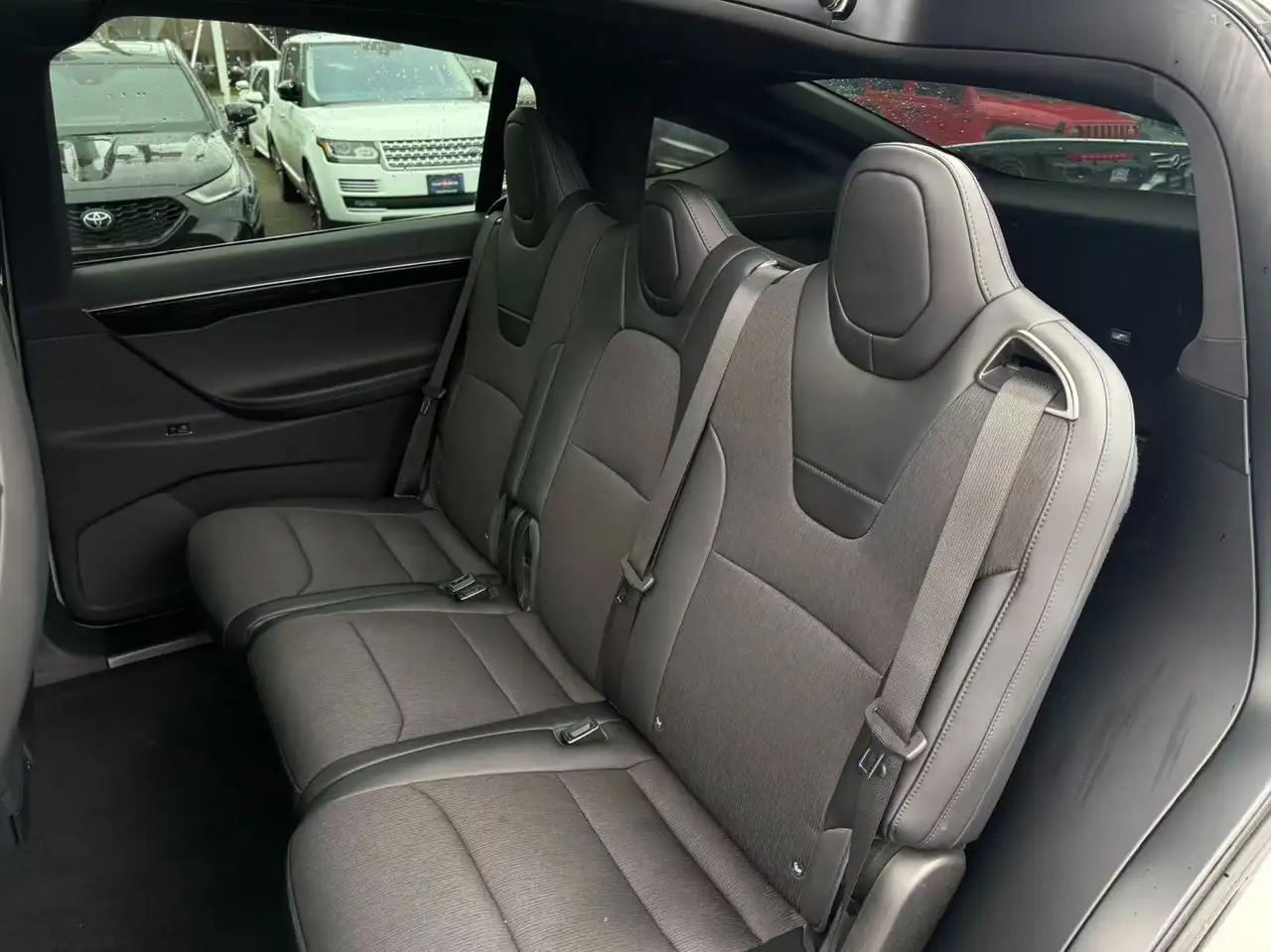 Tesla Model X снимка Tesla Model X