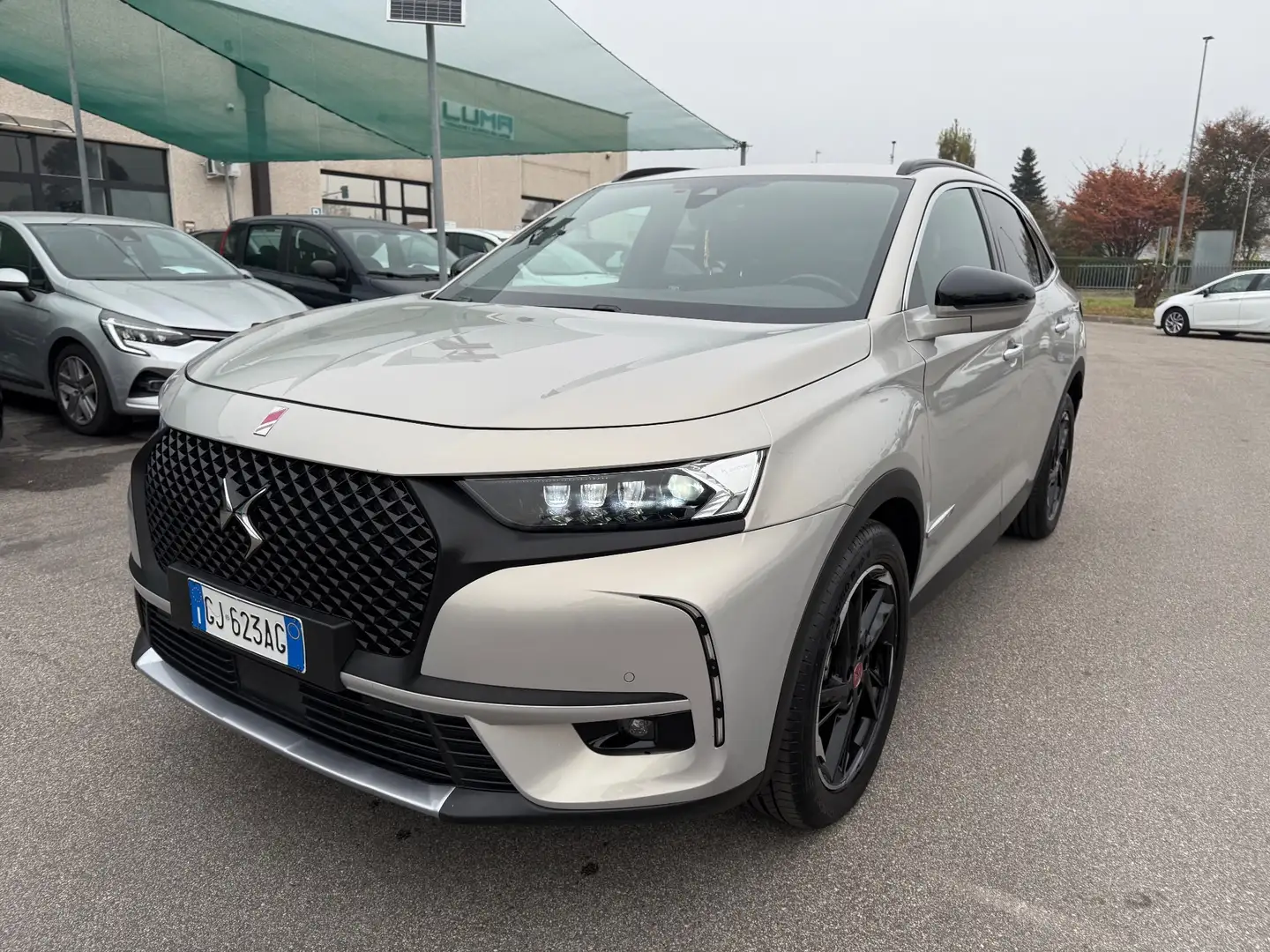 DS Automobiles DS 7 Crossback DS 7 Crossback BlueHDi 130 aut. Performance Line Gris - 1
