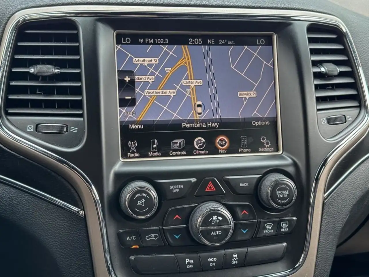 Jeep Grand Cherokee снимка Jeep Grand Cherokee