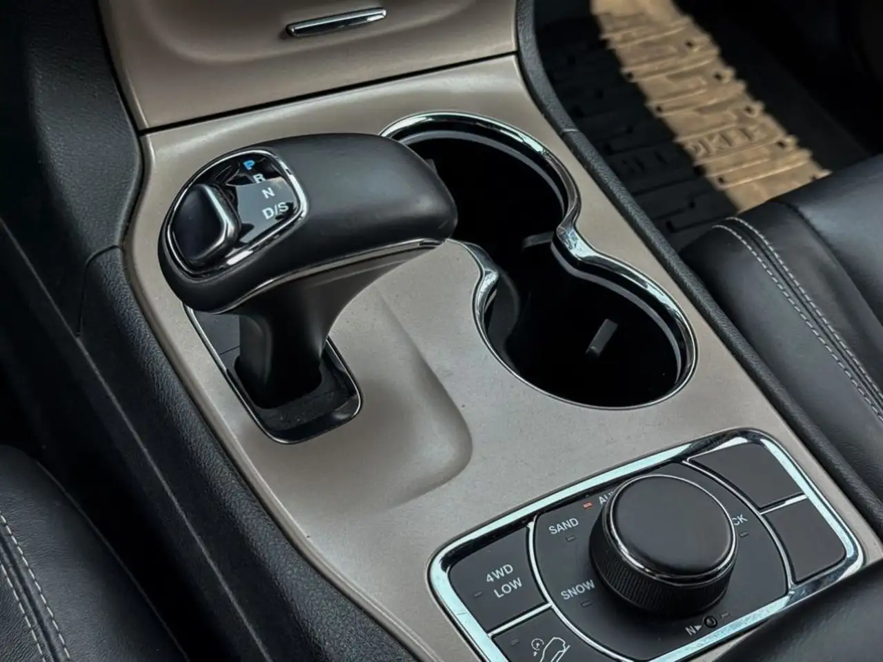 Jeep Grand Cherokee снимка Jeep Grand Cherokee