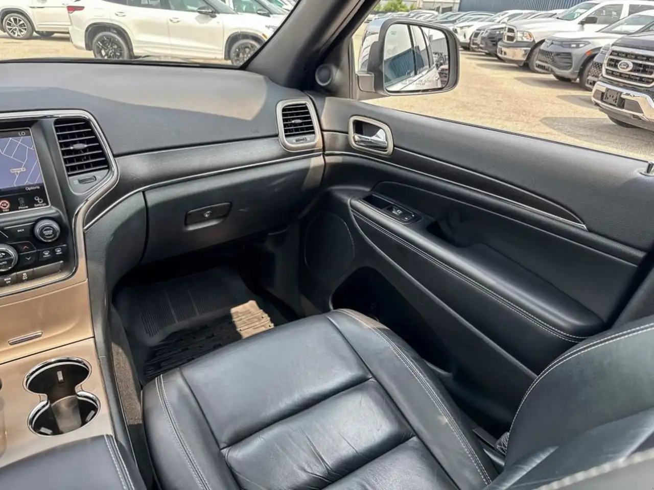 Jeep Grand Cherokee снимка Jeep Grand Cherokee