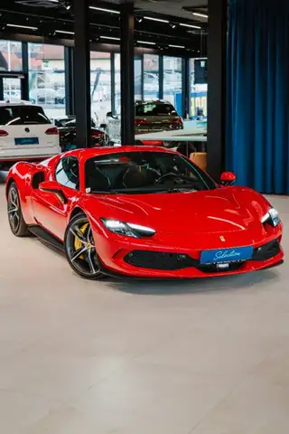 Ferrari 296 GTS 296 GTS *KARBON RACING SITZE L / 20" DIAMOND CUT / LIFTSYSTEM 4cm* Ansicht 3