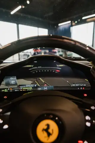 Ferrari 296 GTS 296 GTS *KARBON RACING SITZE L / 20" DIAMOND CUT / LIFTSYSTEM 4cm* Ansicht 6