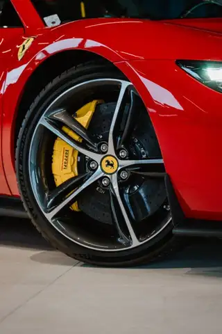 Ferrari 296 GTS 296 GTS *KARBON RACING SITZE L / 20" DIAMOND CUT / LIFTSYSTEM 4cm* Ansicht 12