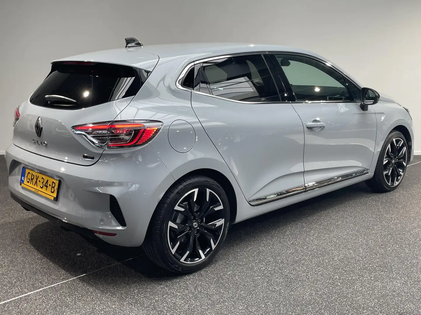 Renault Clio 1.6 E-Tech Full Hybrid 145 techno | Navigatie | Ca Grijs - 2