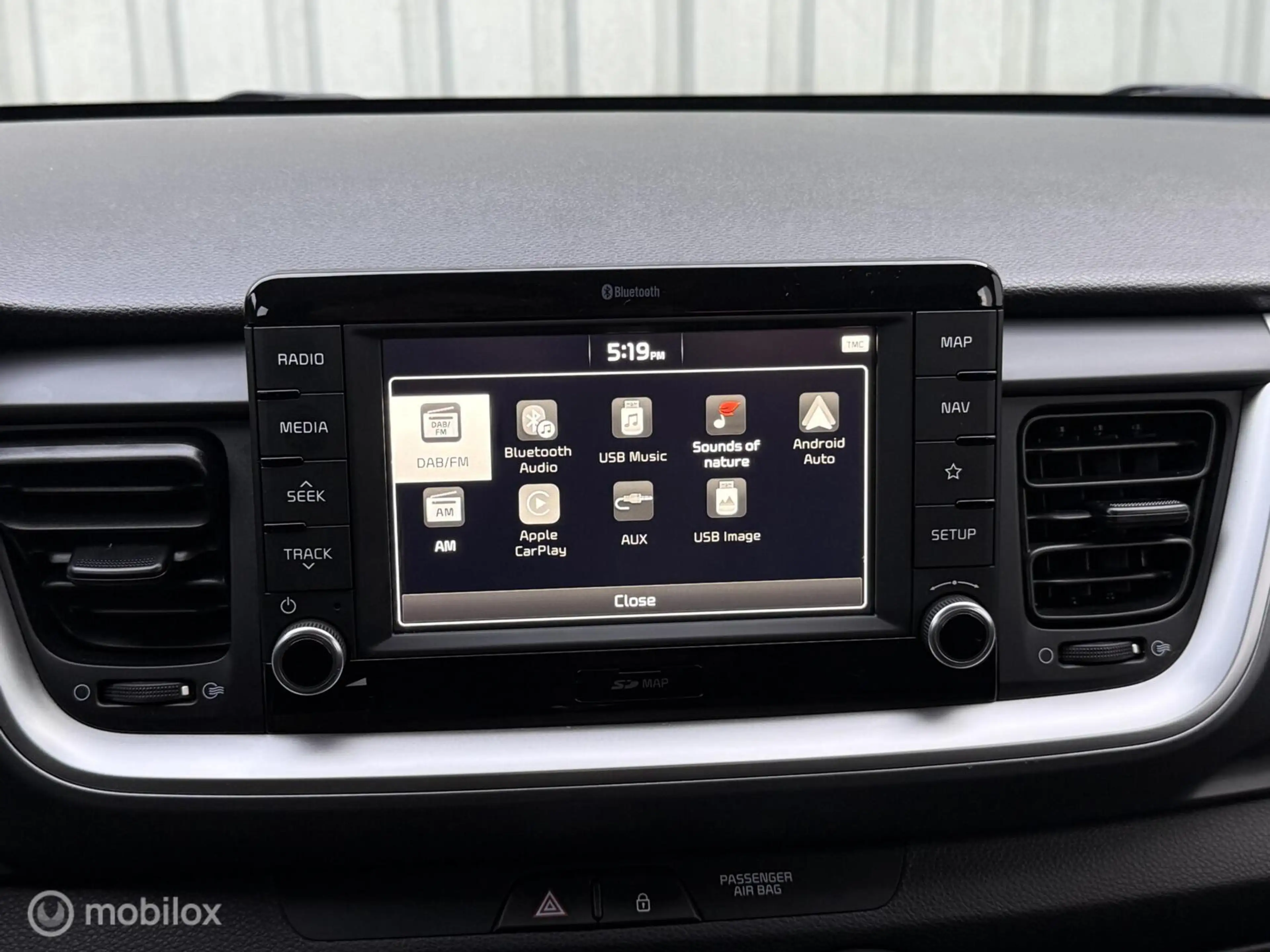 Kia Stonic 1.2 MPi CP-Line Navigator | CarPlay | Camera — photo 25
