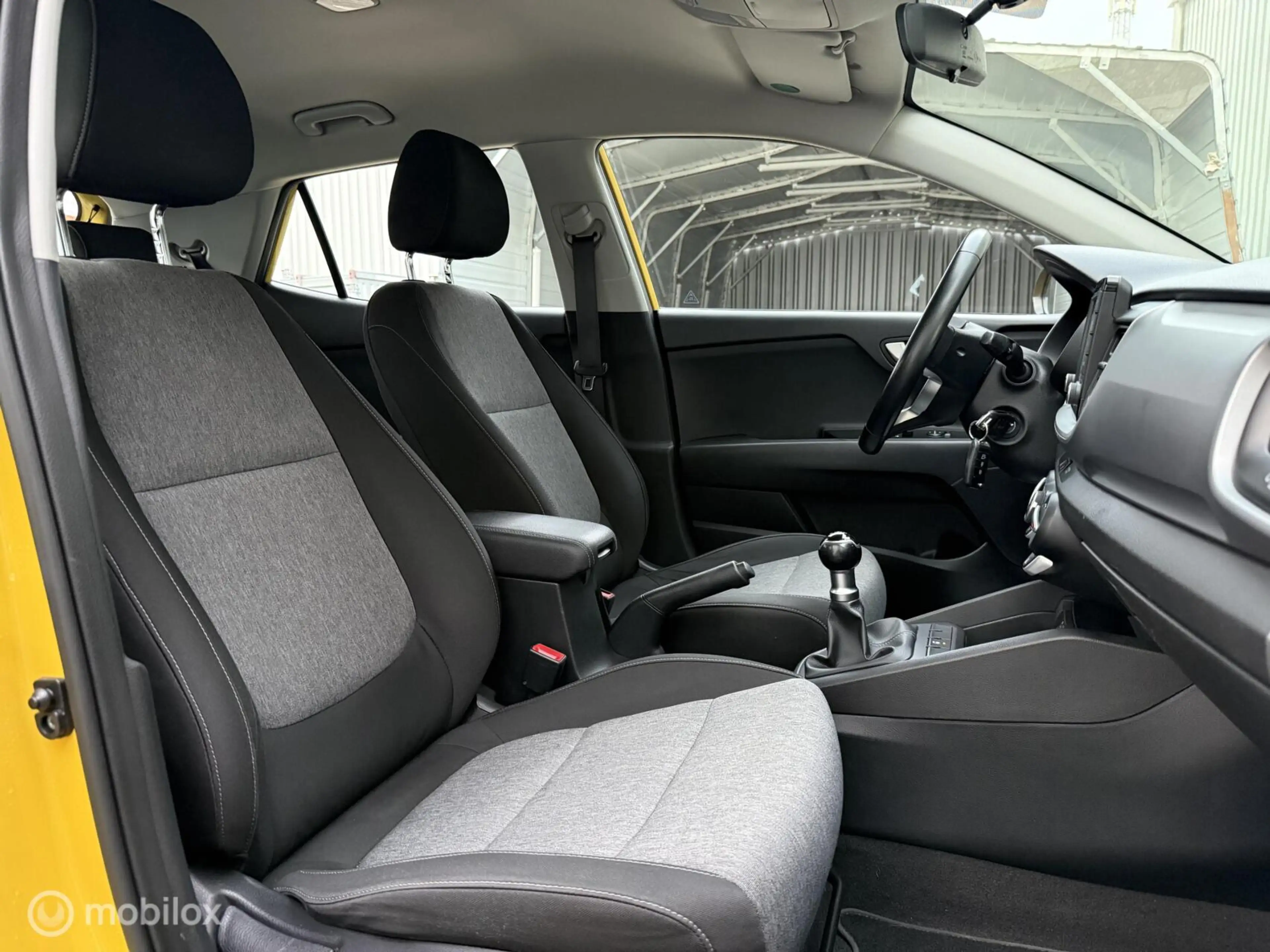 Kia Stonic 1.2 MPi CP-Line Navigator | CarPlay | Camera — photo 22