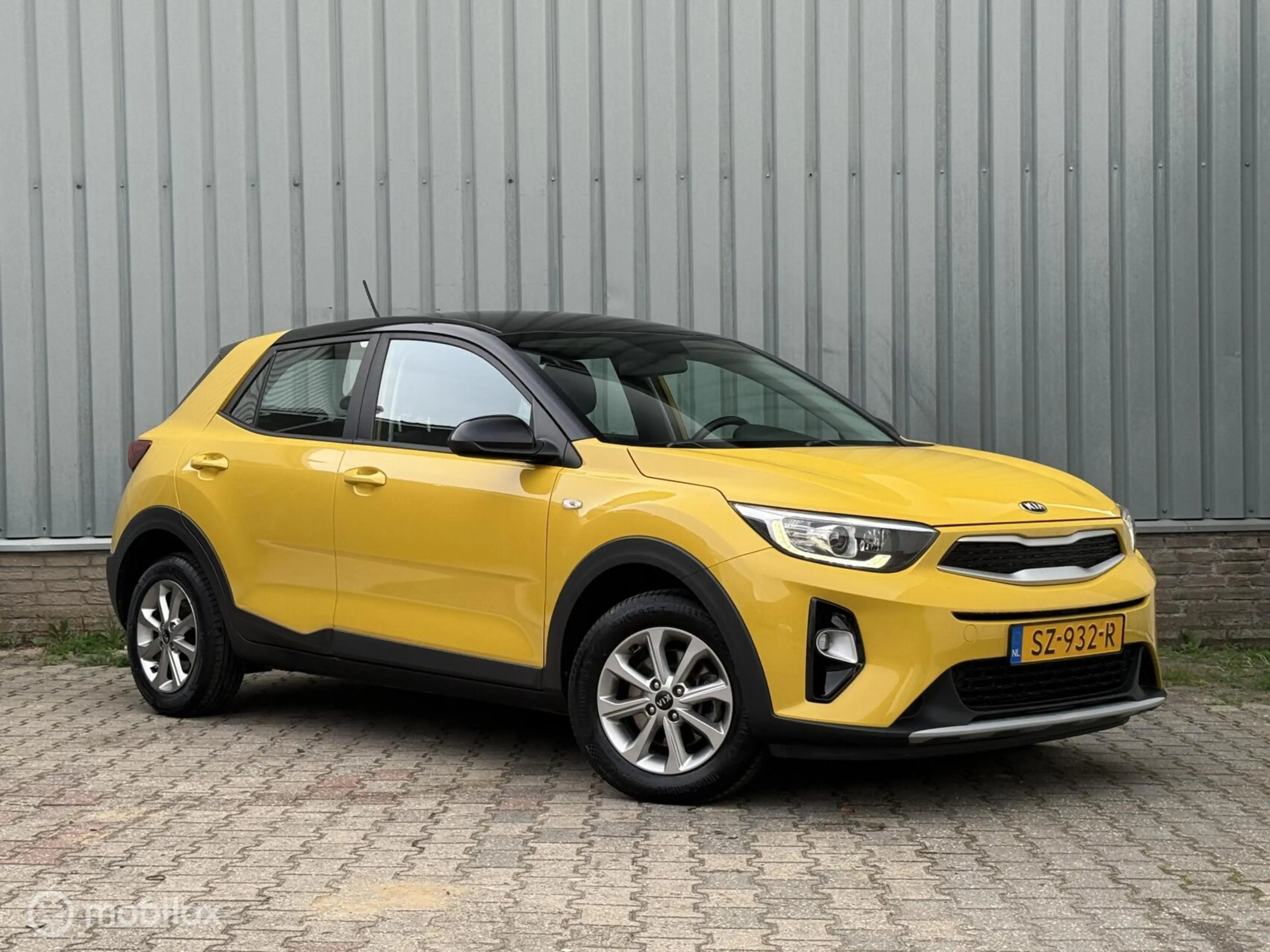Kia Stonic 1.2 MPi CP-Line Navigator | CarPlay | Camera — photo 9
