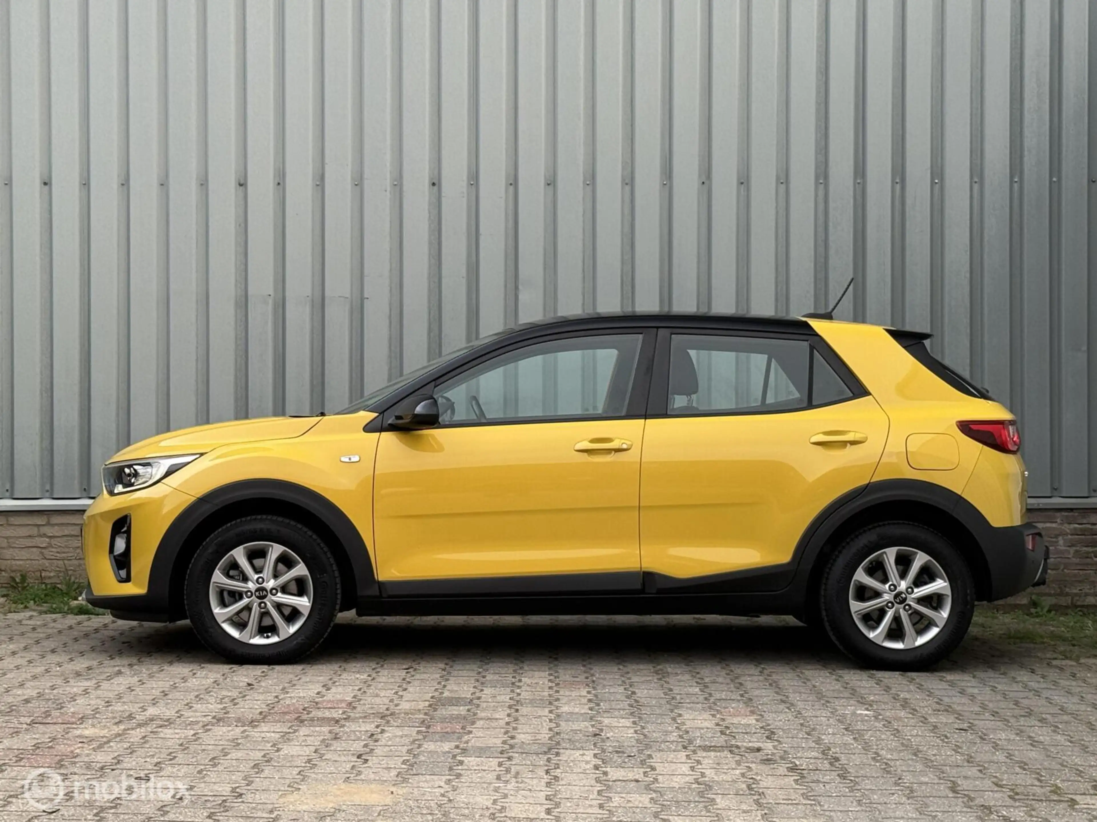 Kia Stonic 1.2 MPi CP-Line Navigator | CarPlay | Camera