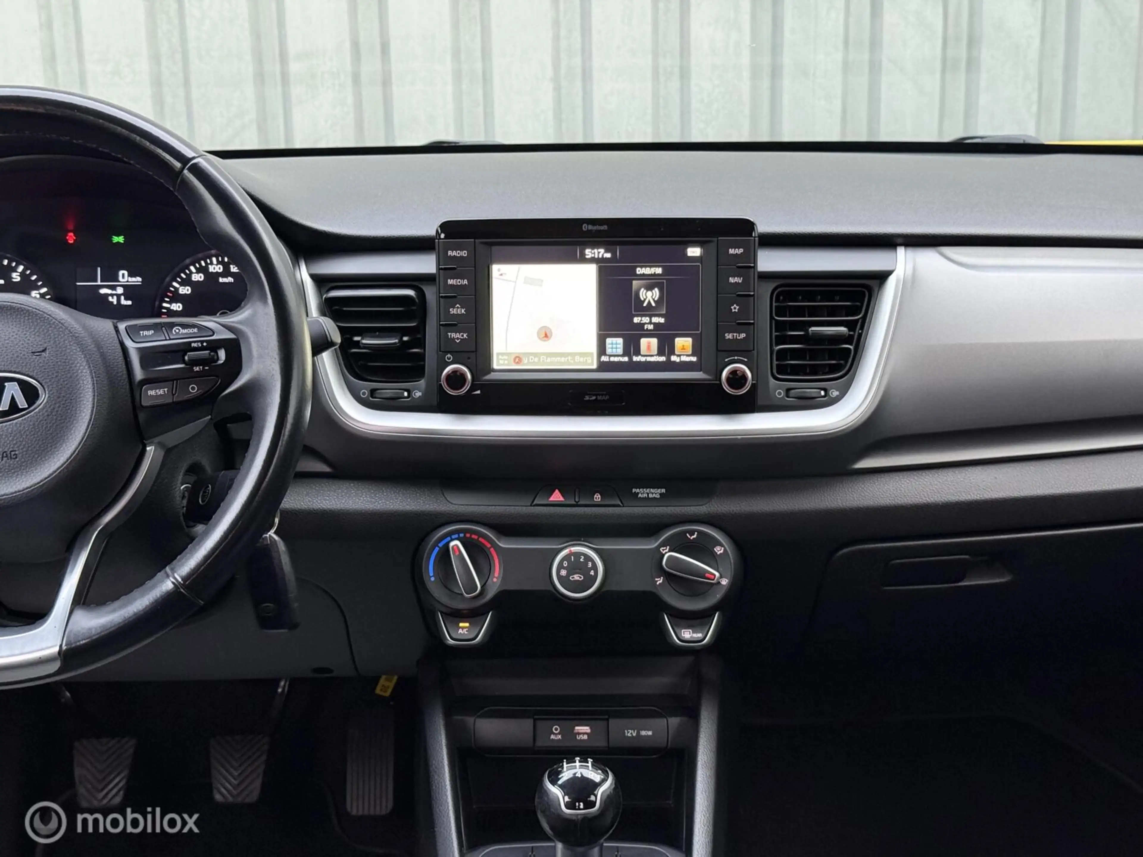 Kia Stonic 1.2 MPi CP-Line Navigator | CarPlay | Camera — photo 12