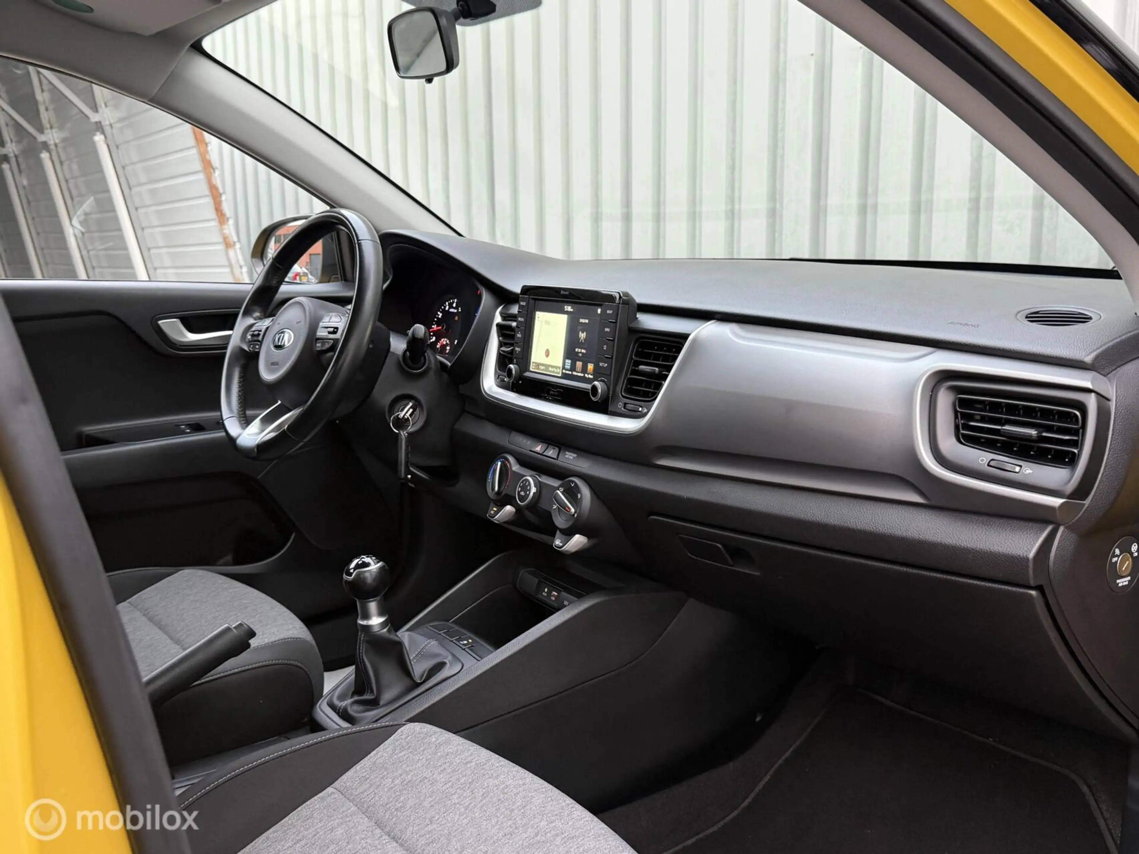Kia Stonic 1.2 MPi CP-Line Navigator | CarPlay | Camera — photo 14