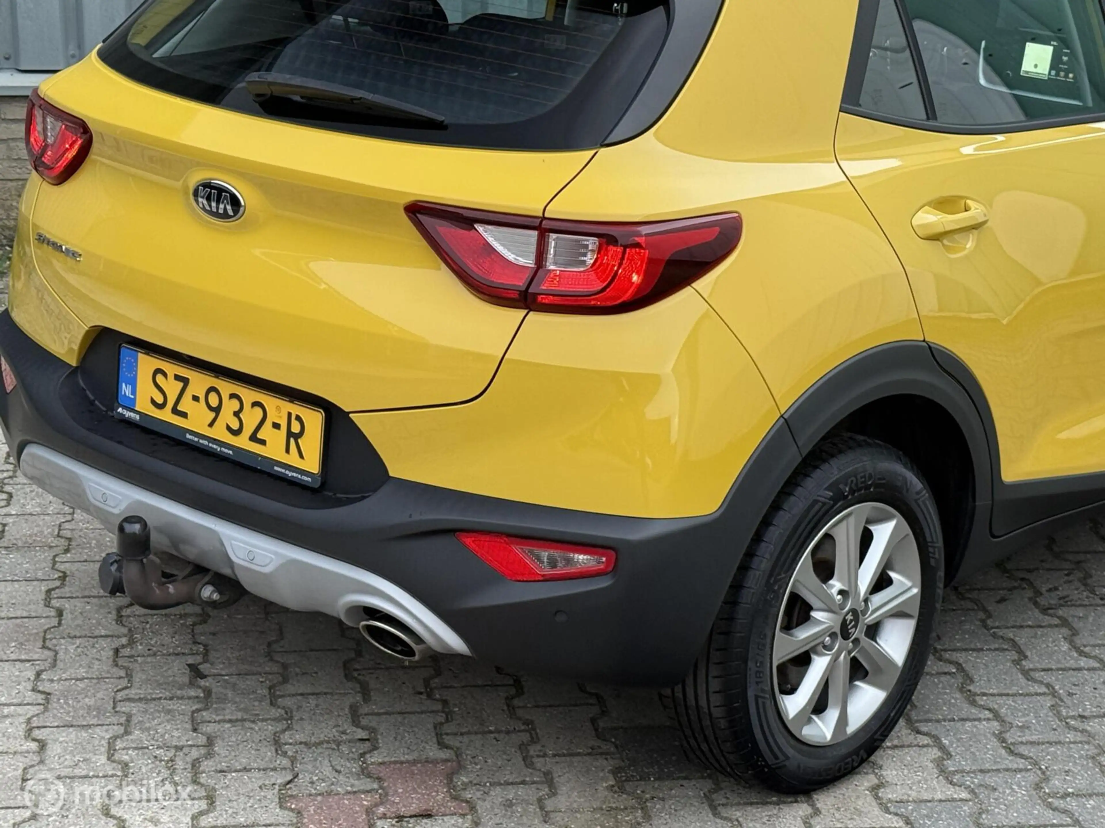 Kia Stonic 1.2 MPi CP-Line Navigator | CarPlay | Camera — photo 16