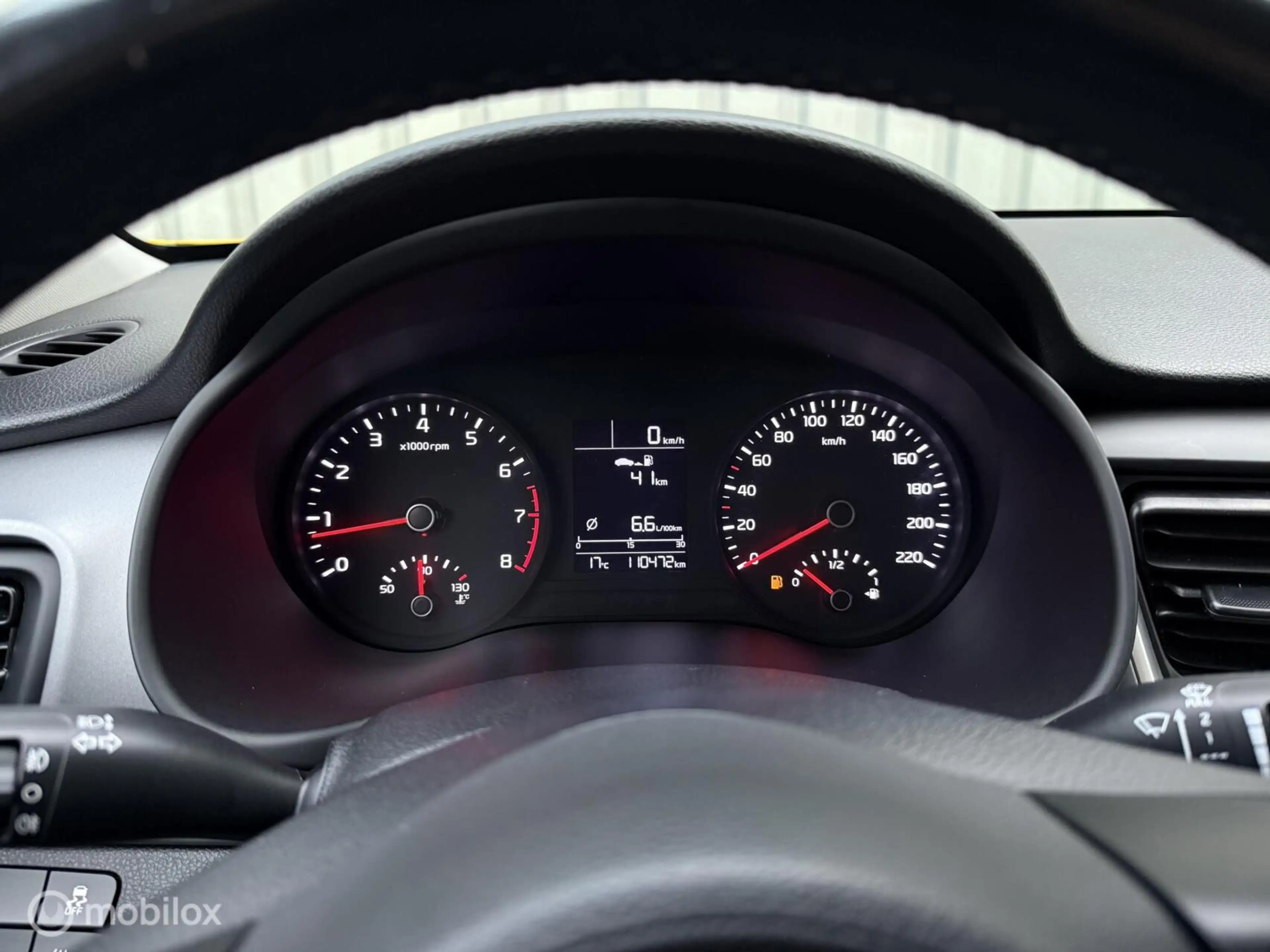 Kia Stonic 1.2 MPi CP-Line Navigator | CarPlay | Camera — photo 28