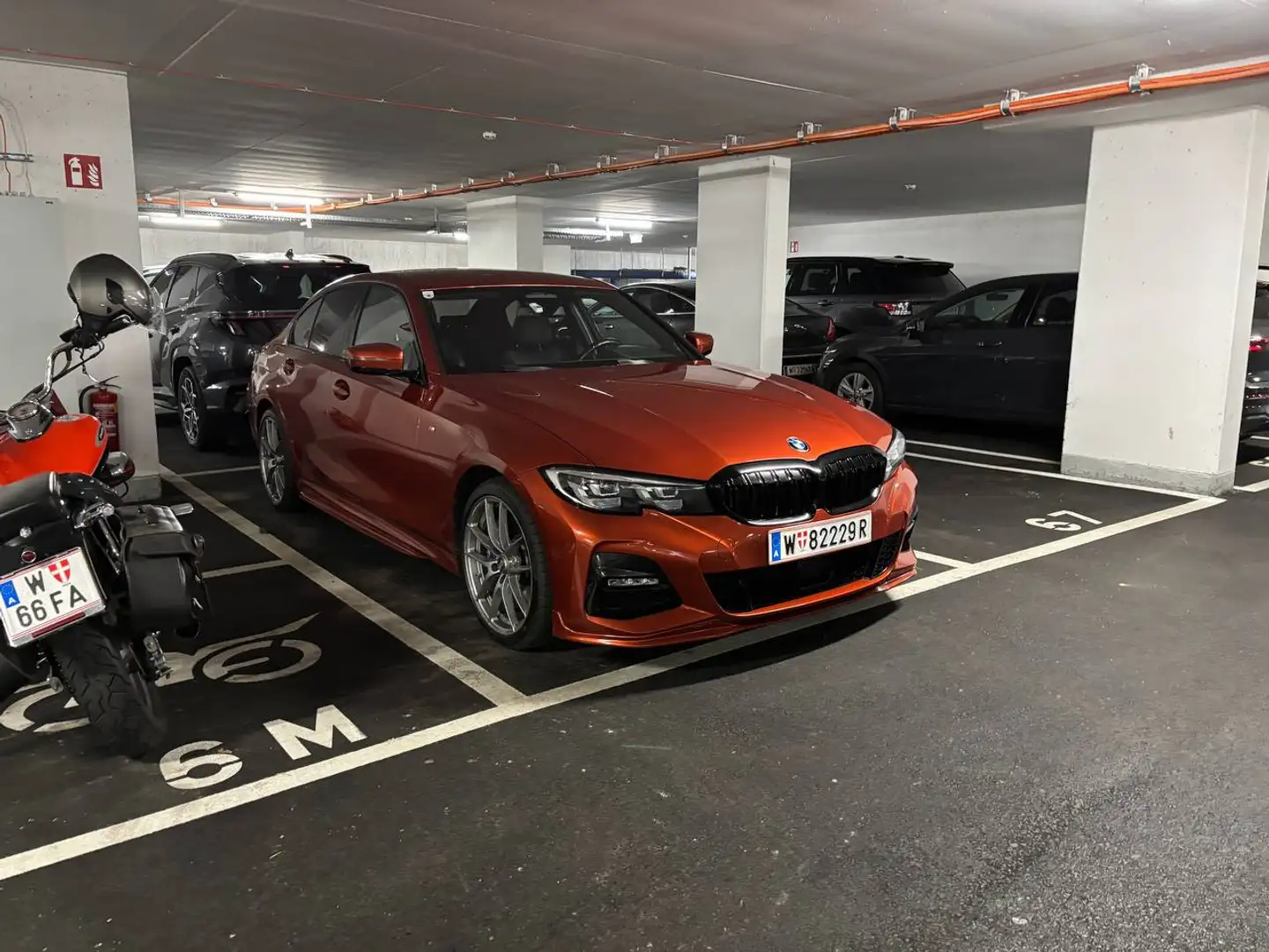 BMW 330 330e / M-Packet / Digital Tacho / Harman Kardon / Hybrid Rot - 1
