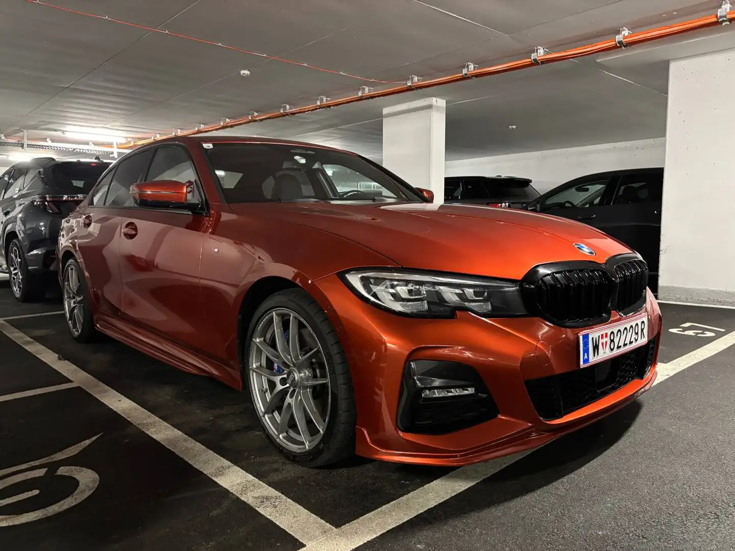 BMW 330 330e / M-Packet / Digital Tacho / Harman Kardon / Hybrid Rot - 2