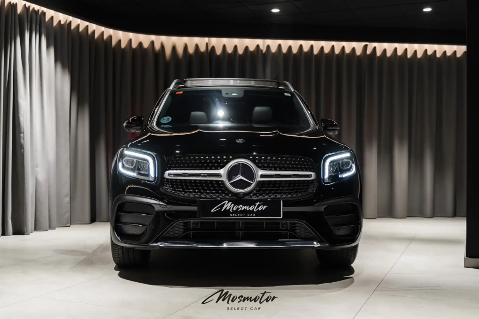 Mercedes-Benz GLB 200 7G-DCT Schwarz - 2
