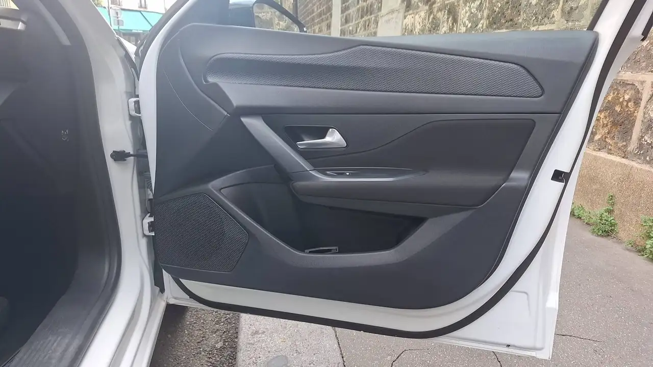 Peugeot 308 308 — photo 23