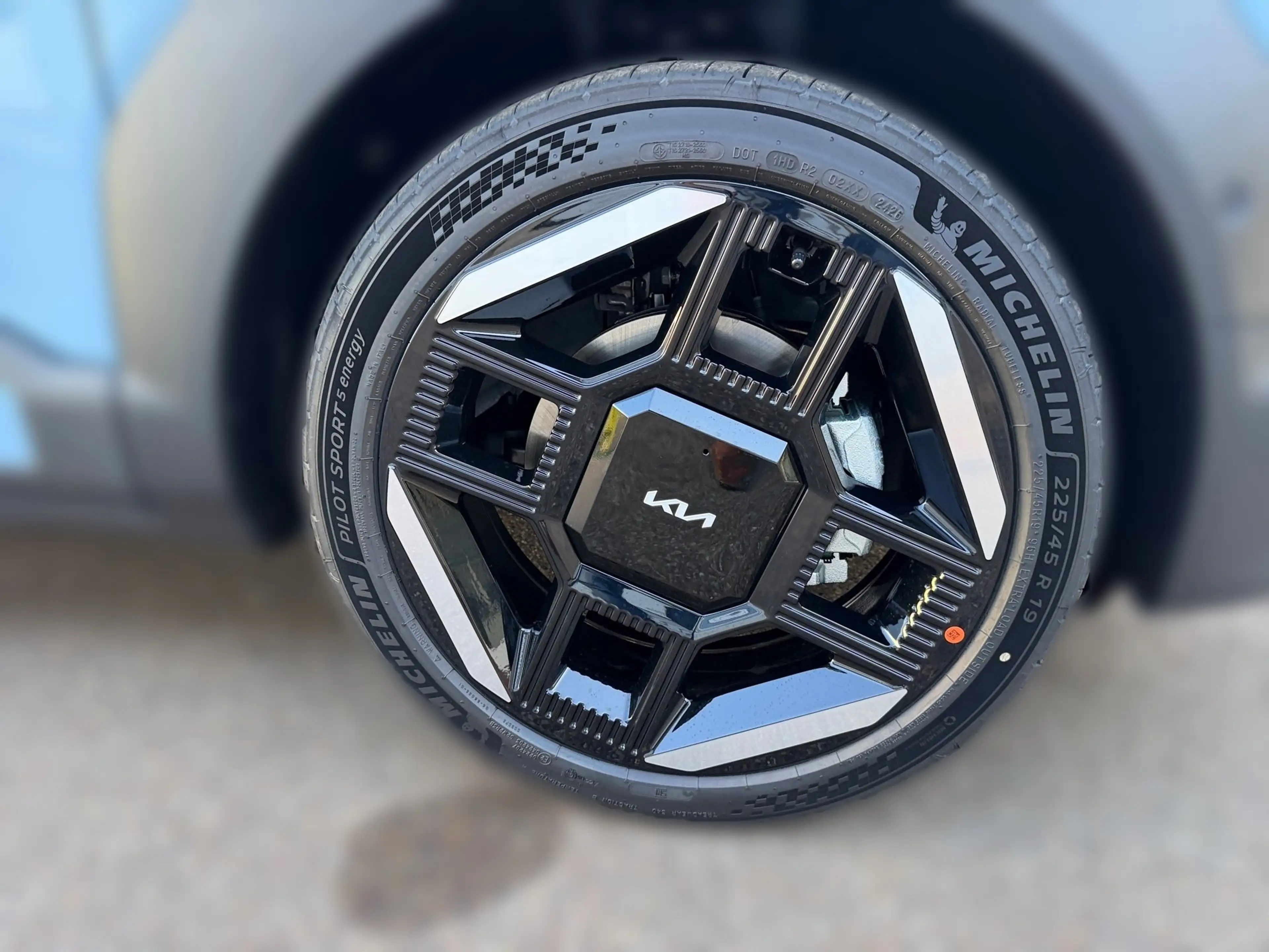 Kia EV2 61-kWh  99.5 kW  FWD. GT ACC+LED+SHZ+LM+AUT — photo 8