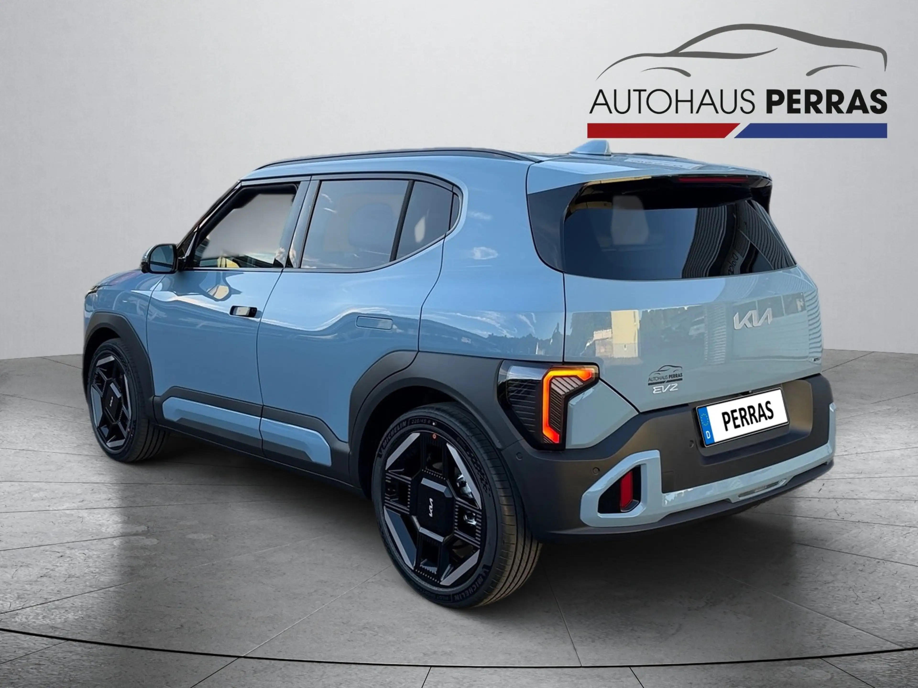 Kia EV2 61-kWh  99.5 kW  FWD. GT ACC+LED+SHZ+LM+AUT — photo 4