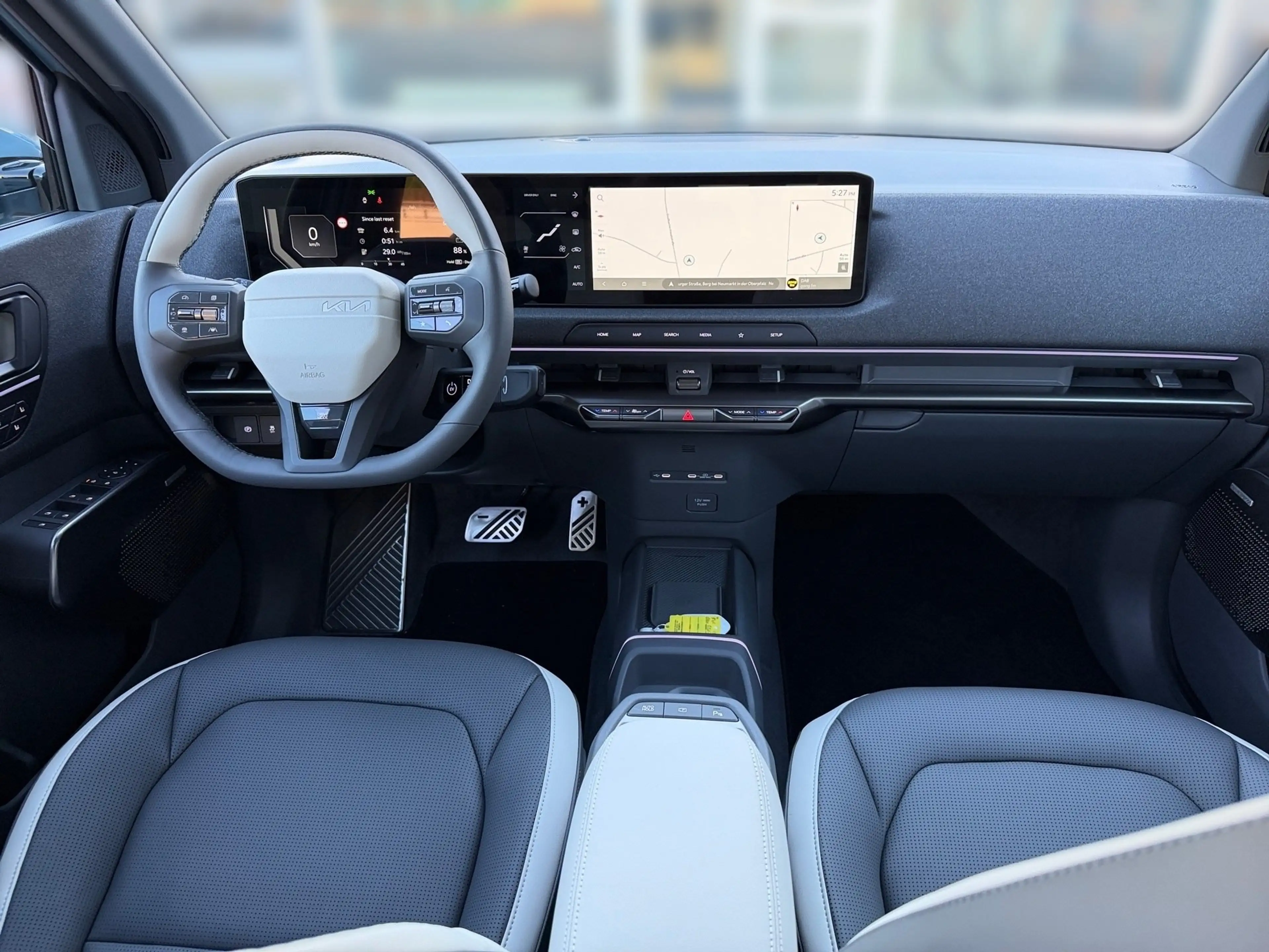 Kia EV2 61-kWh  99.5 kW  FWD. GT ACC+LED+SHZ+LM+AUT — photo 10
