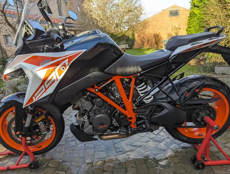 KTM 1290 Super Duke GT - foto 3