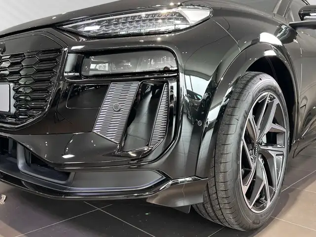 Audi Q6 E-Tron view 6
