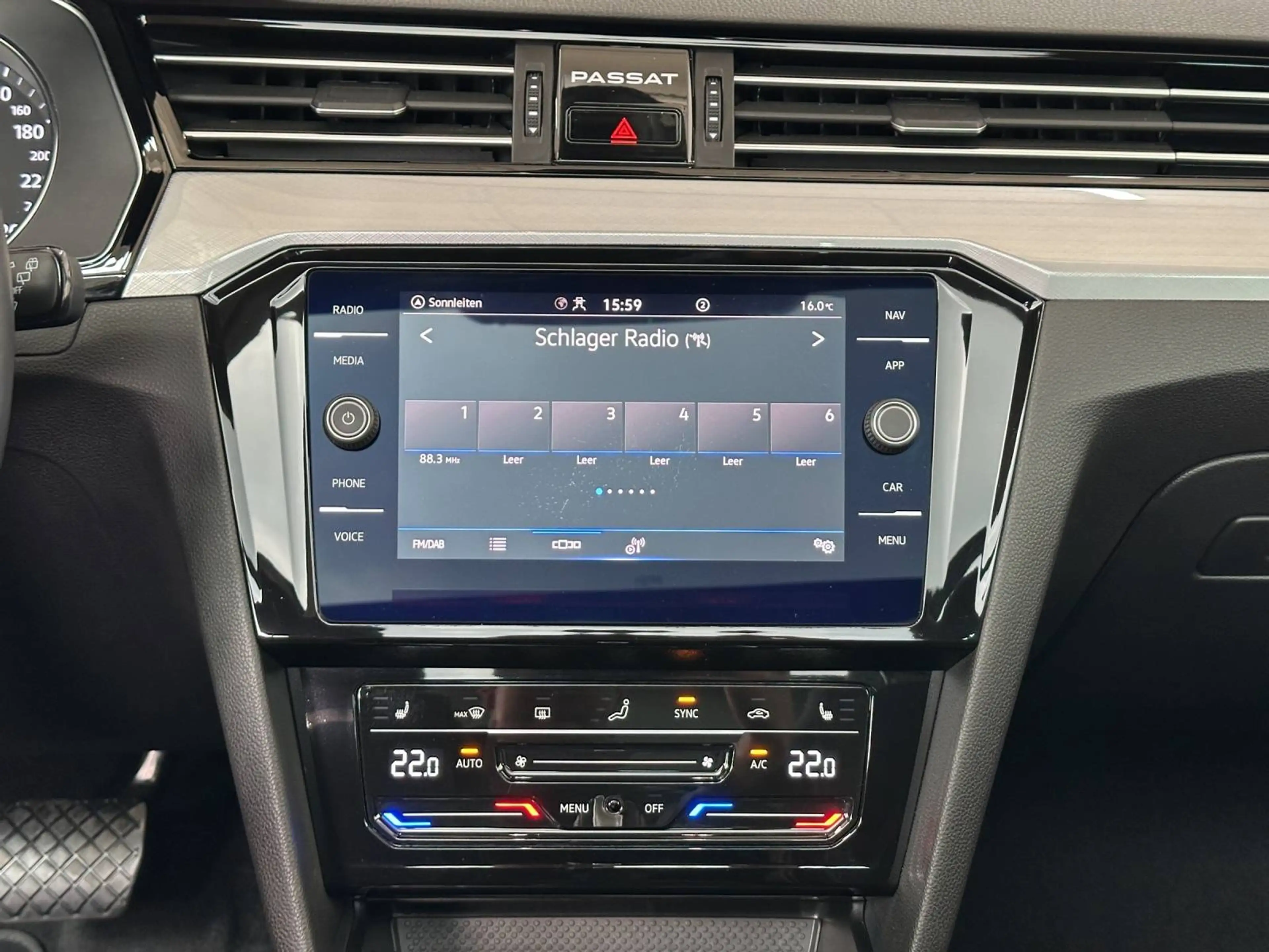 Volkswagen Passat Variant Business, Matrix, Pano, Massage, ACC,... — photo 7