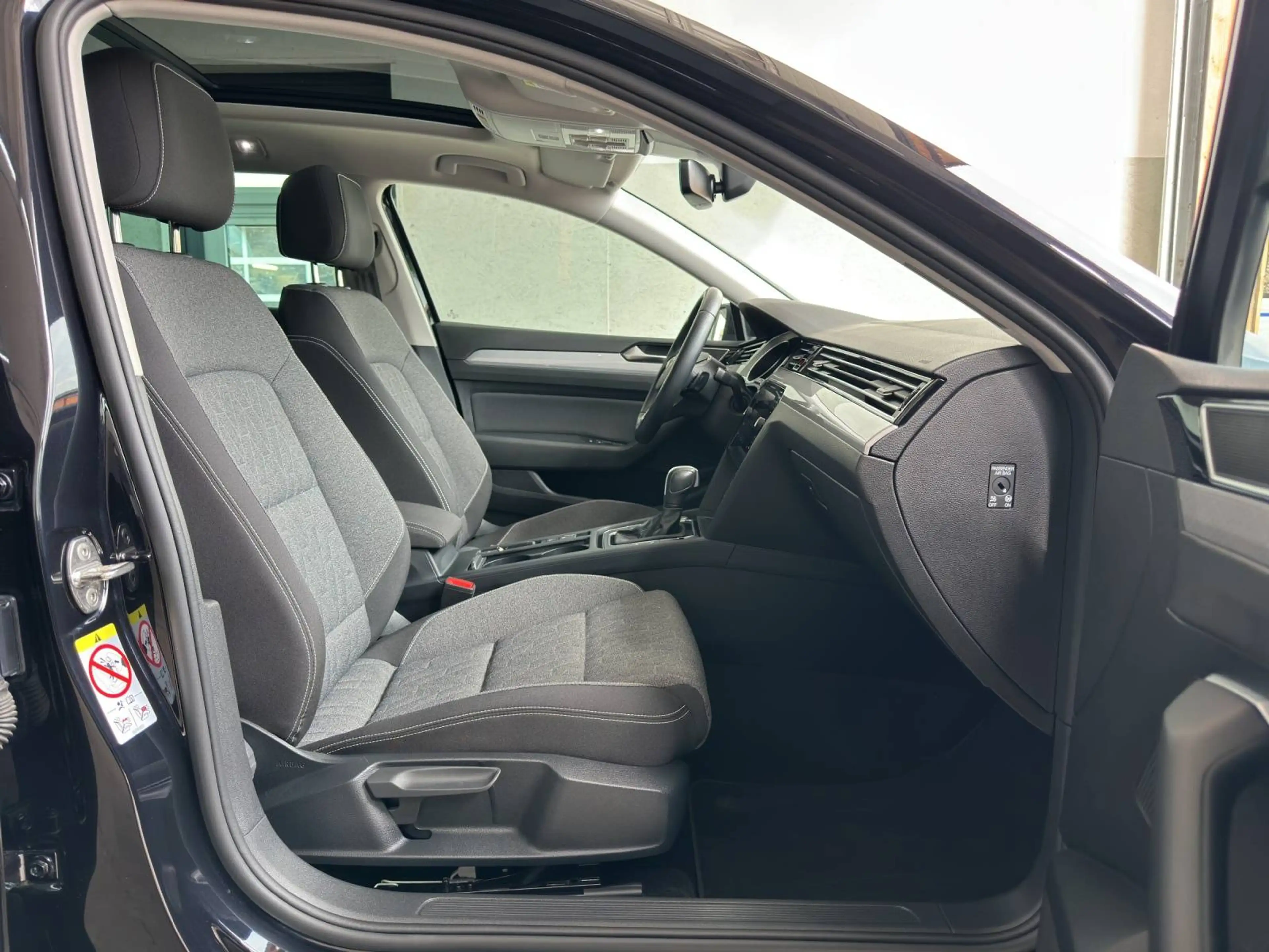 Volkswagen Passat Variant Business, Matrix, Pano, Massage, ACC,... — photo 10