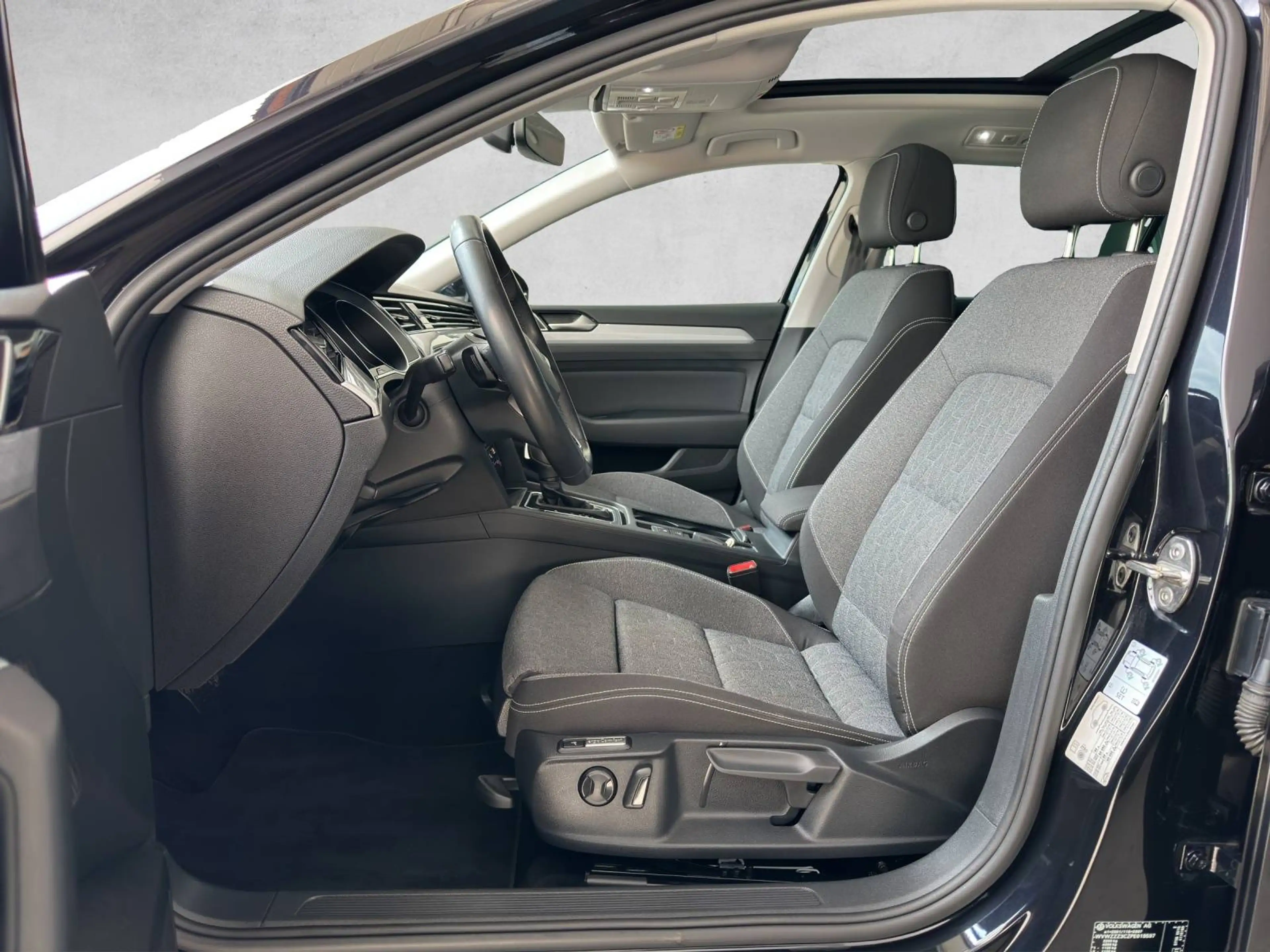 Volkswagen Passat Variant Business, Matrix, Pano, Massage, ACC,... — photo 8