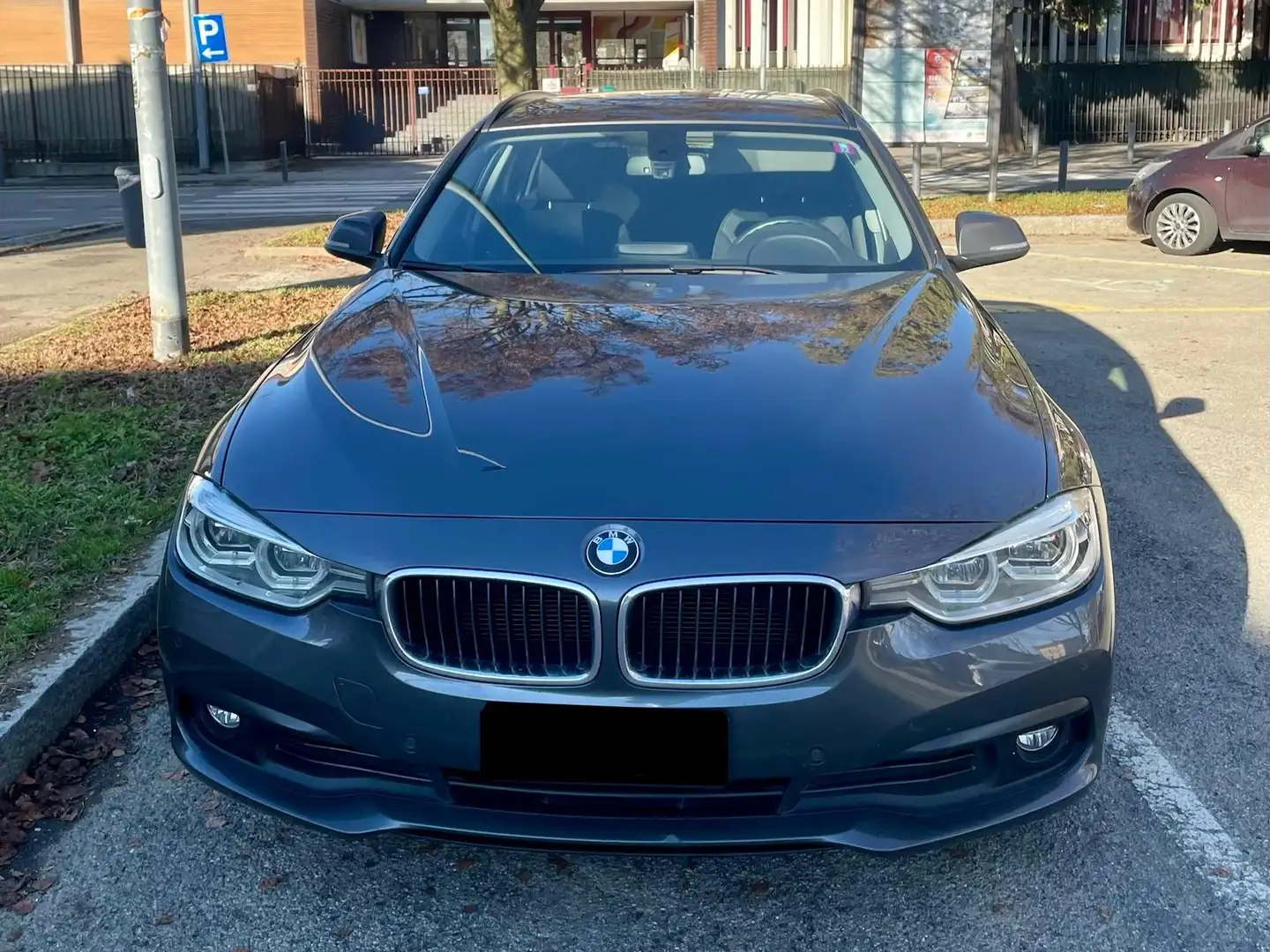 BMW 316 316d Touring Business Advantage auto Grigio - 1