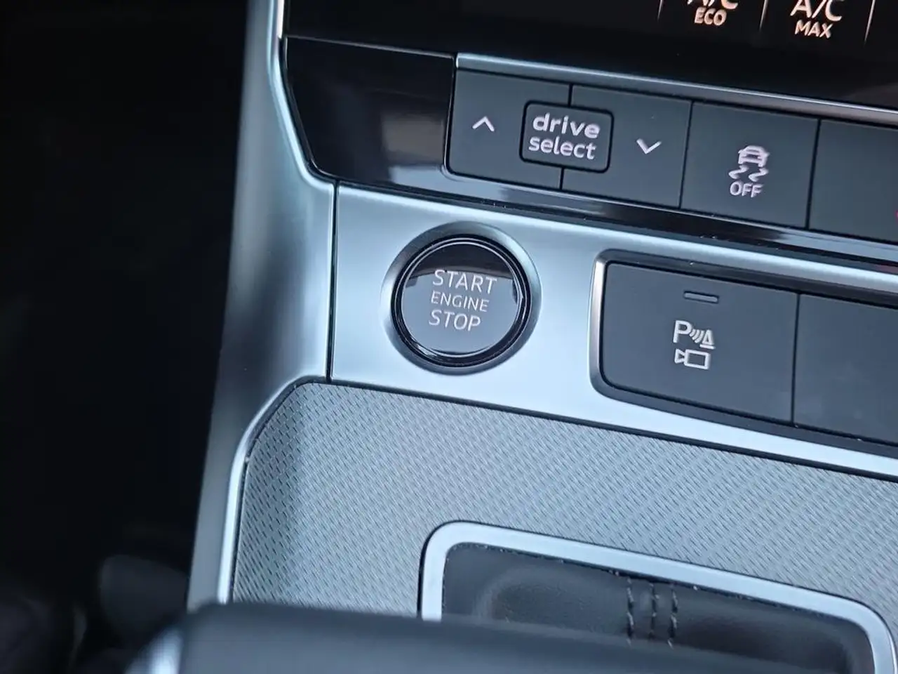 Audi A6 Avant 40 2.0 tdi mhev 12V S line edition quattro 18