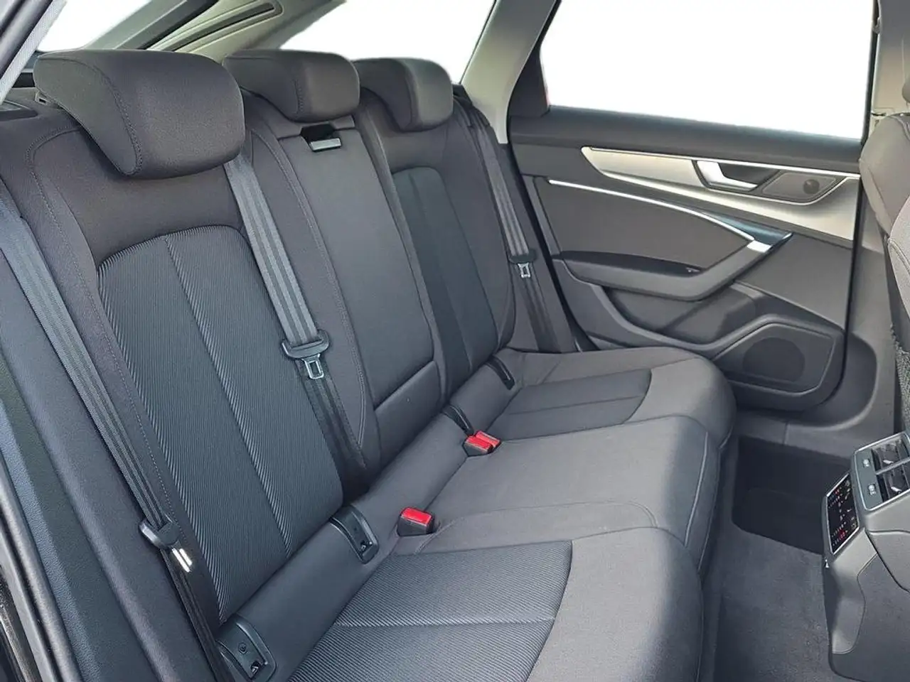 Audi A6 Avant 40 2.0 tdi mhev 12V S line edition quattro 8