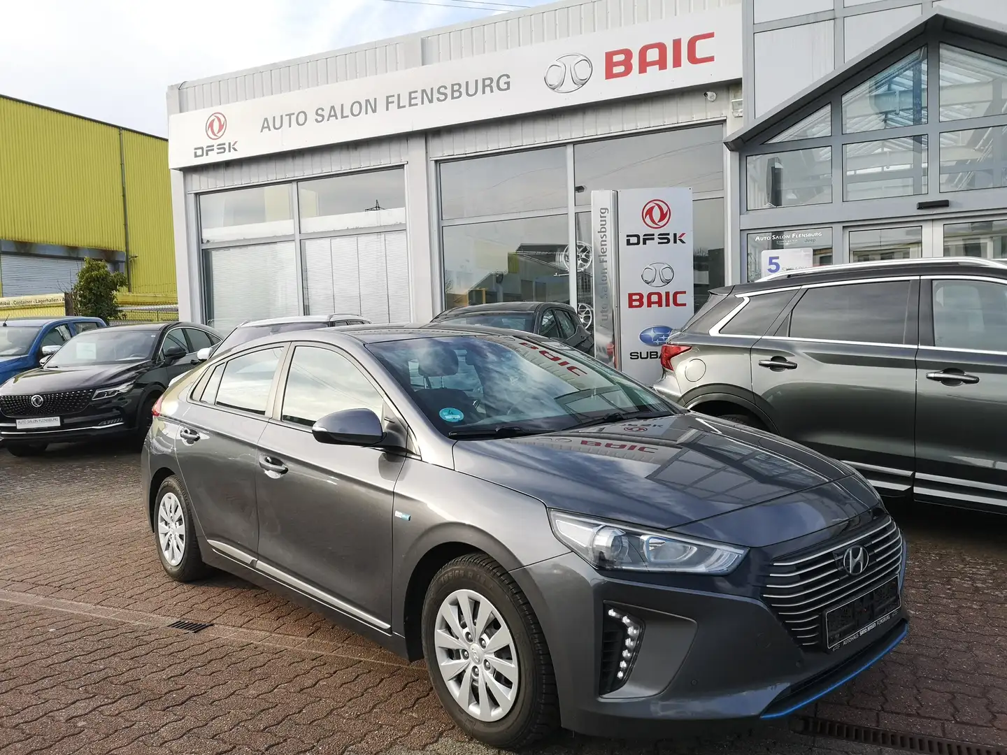 Hyundai IONIQ Trend Hybrid*TÜV 03.2026*Automatik*Navigation Grau - 1