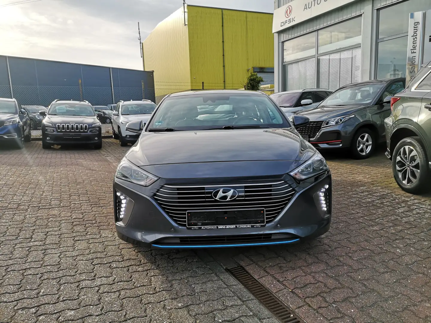 Hyundai IONIQ Trend Hybrid*TÜV 03.2026*Automatik*Navigation Grau - 2