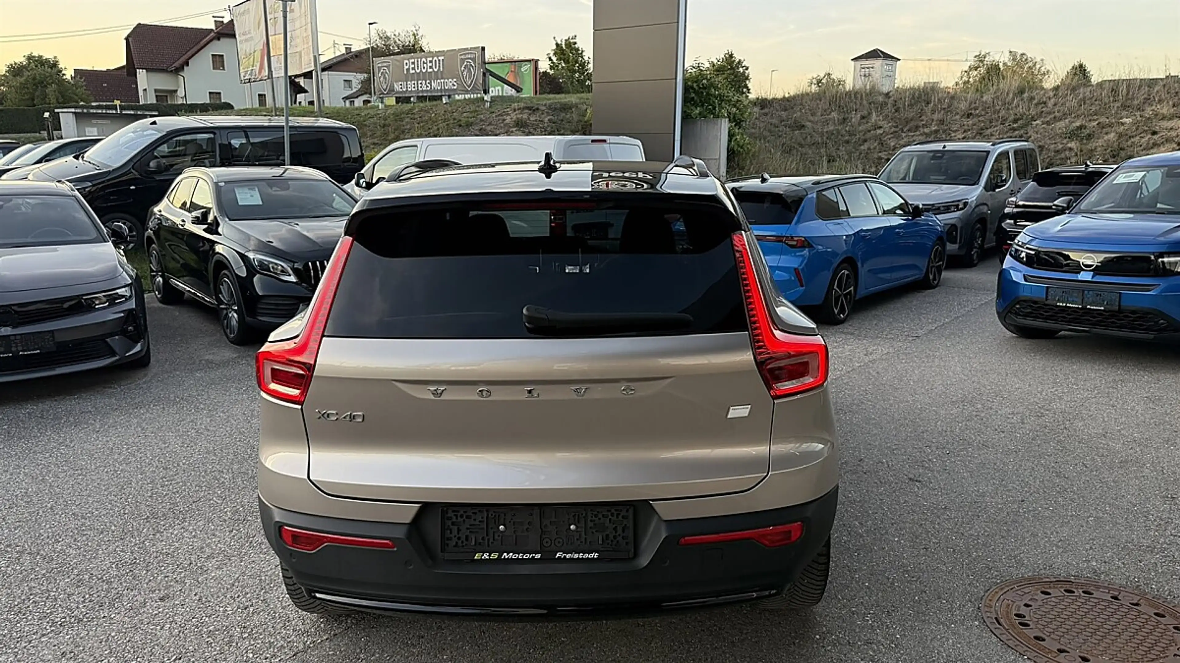 Volvo XC40 P8 Pure Electric 2WD Plus Recharge — photo 4