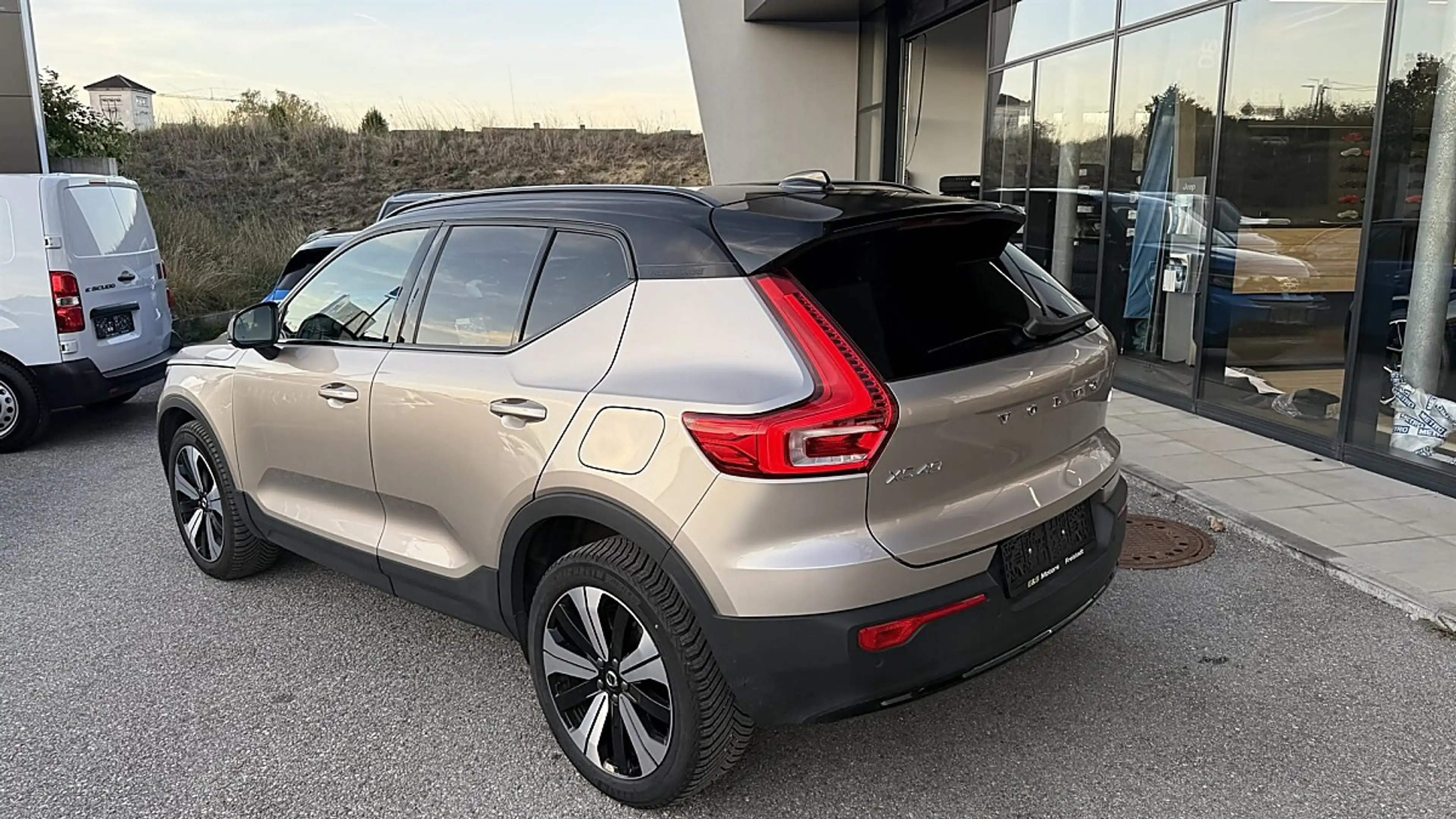 Volvo XC40 P8 Pure Electric 2WD Plus Recharge — photo 3