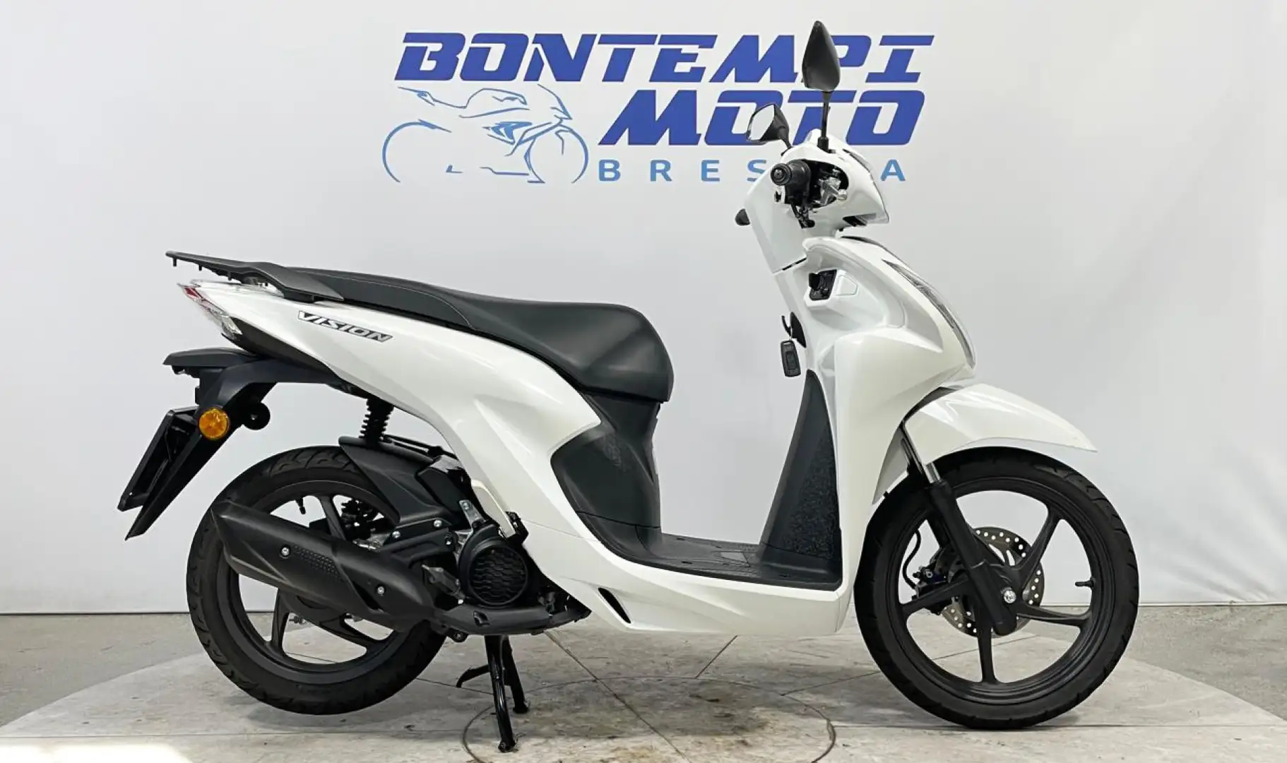 Honda Vision 110 2024 - SOLO 2600 KM !!! Bianco - 1