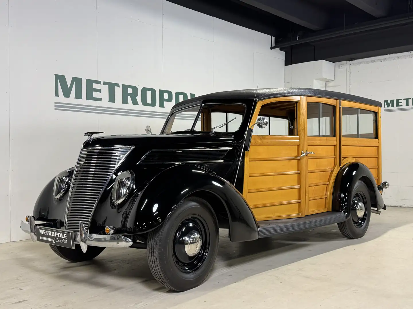 Ford Station Wagon Woody V8 M0951 Negro - 1