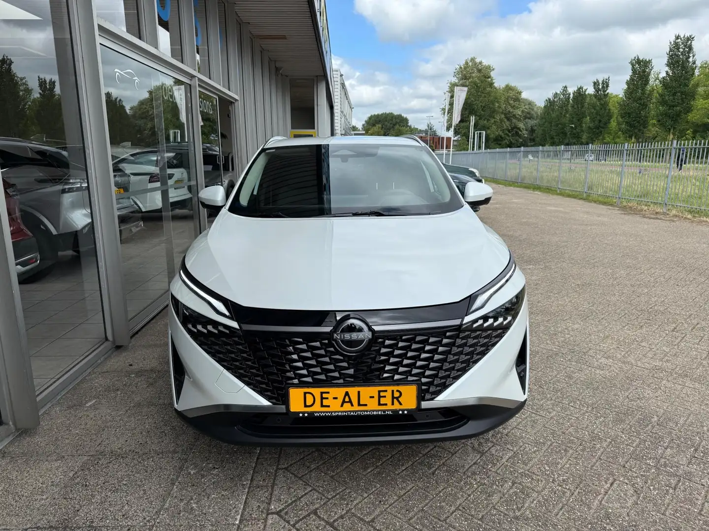 Nissan Qashqai 1.3 MHEV Xtronic N-Connecta 158PK / NAVIGATIE / 36 Bianco - 2