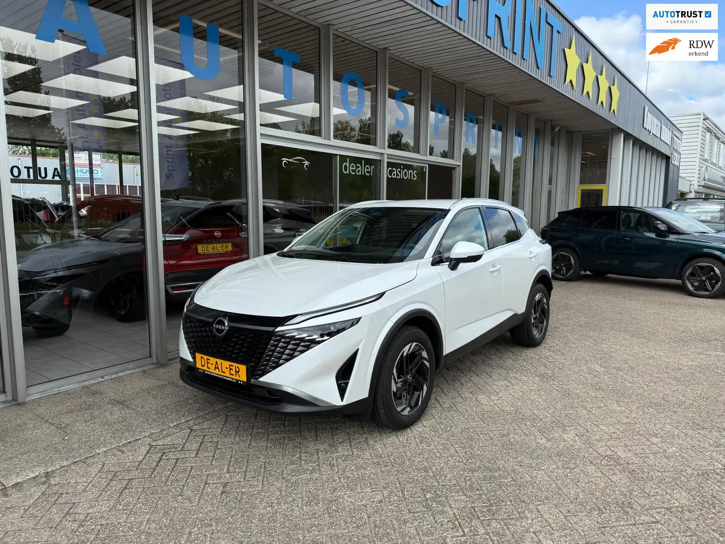 Nissan Qashqai 1.3 MHEV Xtronic N-Connecta 158PK / NAVIGATIE / 36 Bianco - 1