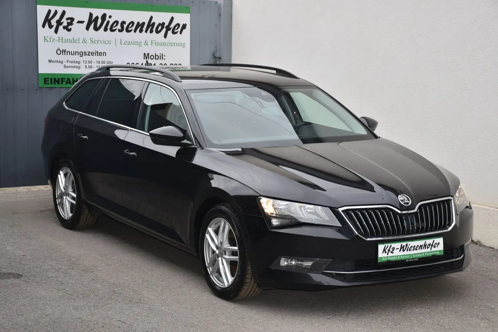 Skoda Superb 2.0 TDI Ambition Green tec Zwart - 1
