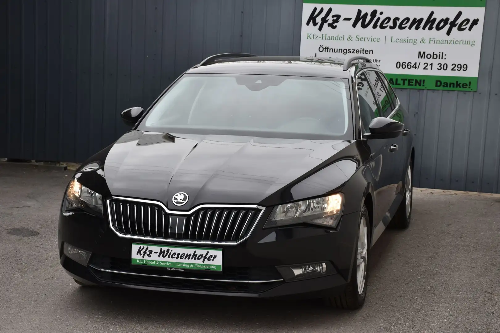 Skoda Superb 2.0 TDI Ambition Green tec Zwart - 2
