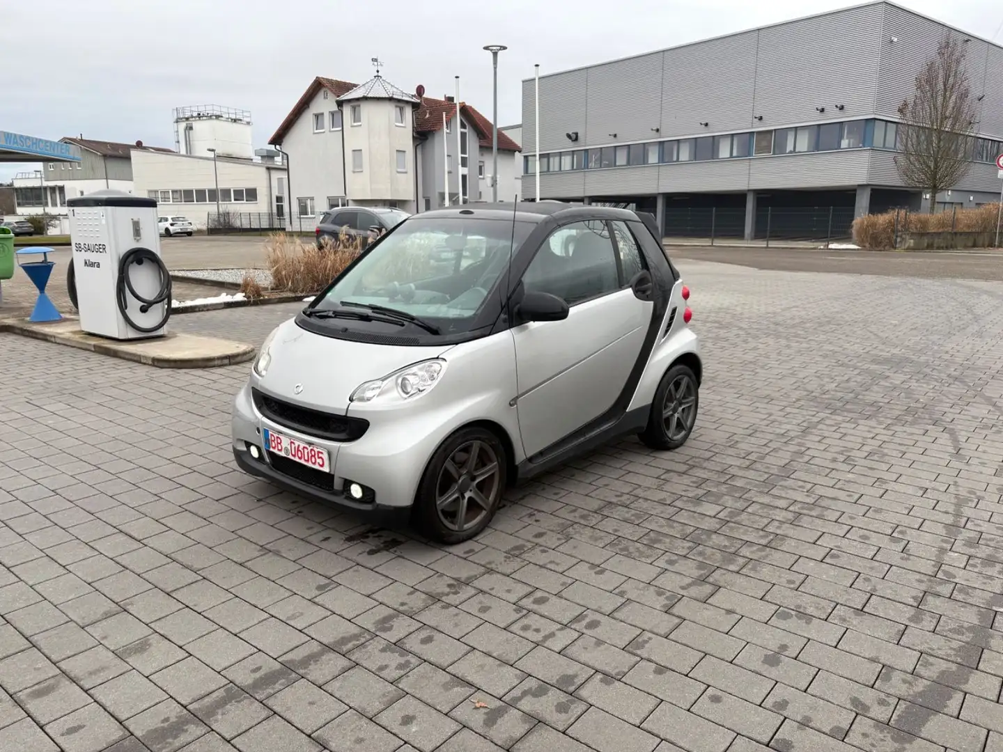 smart forTwo fortwo cabrio Basis 52 kW * Silber - 1