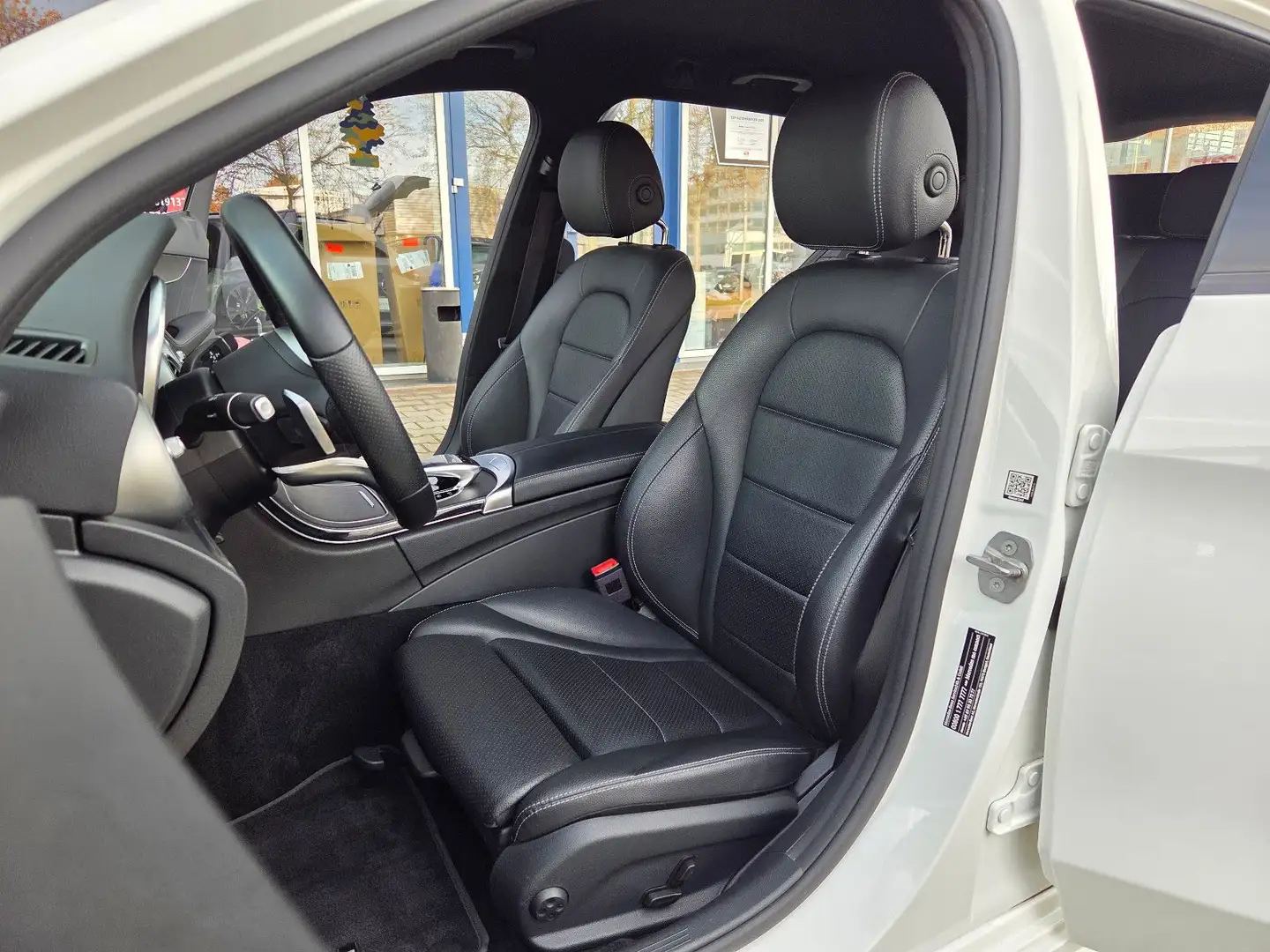 Mercedes-Benz C 180 T AMG Line WIDESCREEN NIGHT LED Weiß - 2