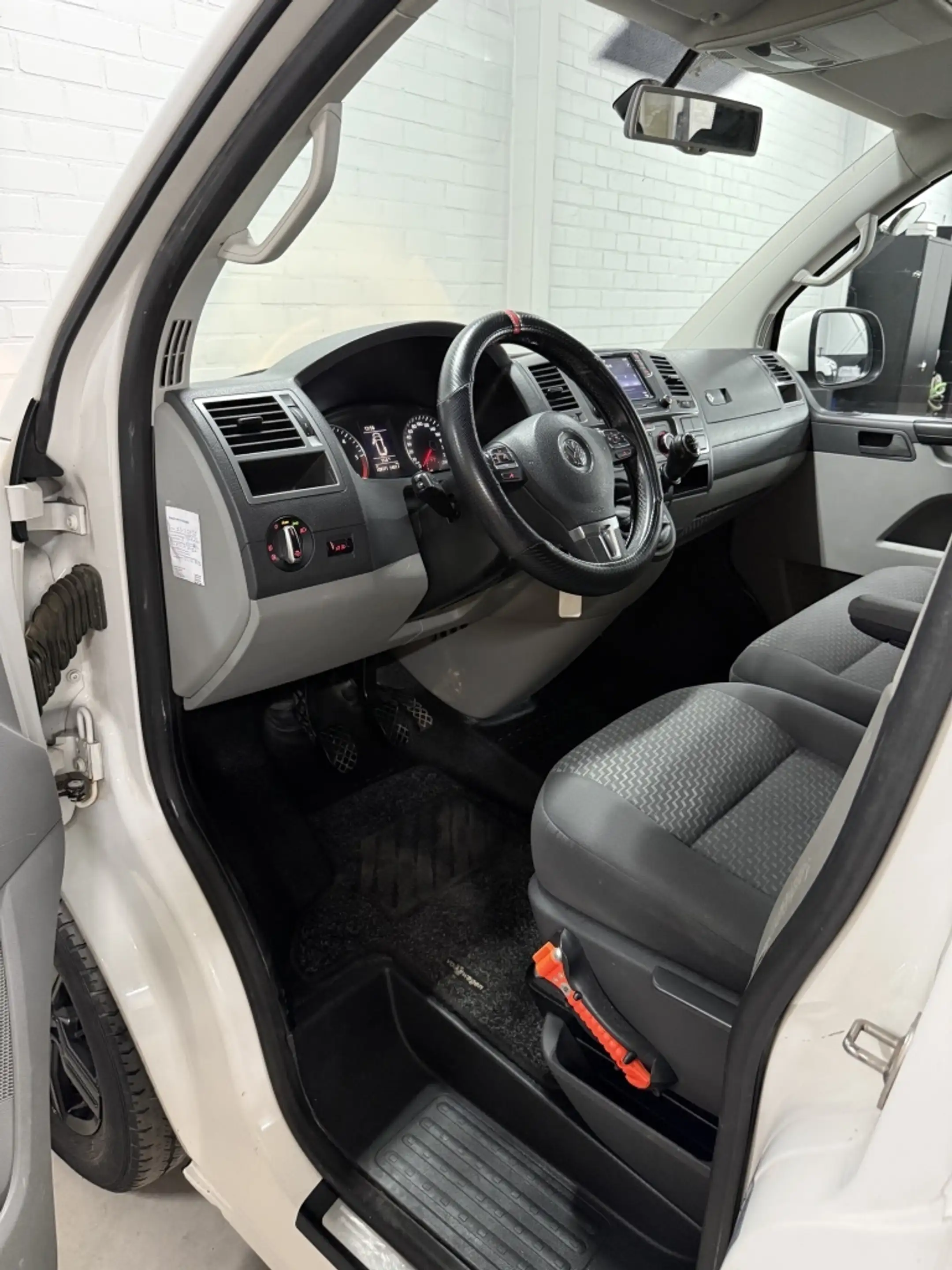 Volkswagen Transporter 2.0 TDI L2H1 65 Edition! Carplay/PDC/Trekhaak/Airc — photo 2
