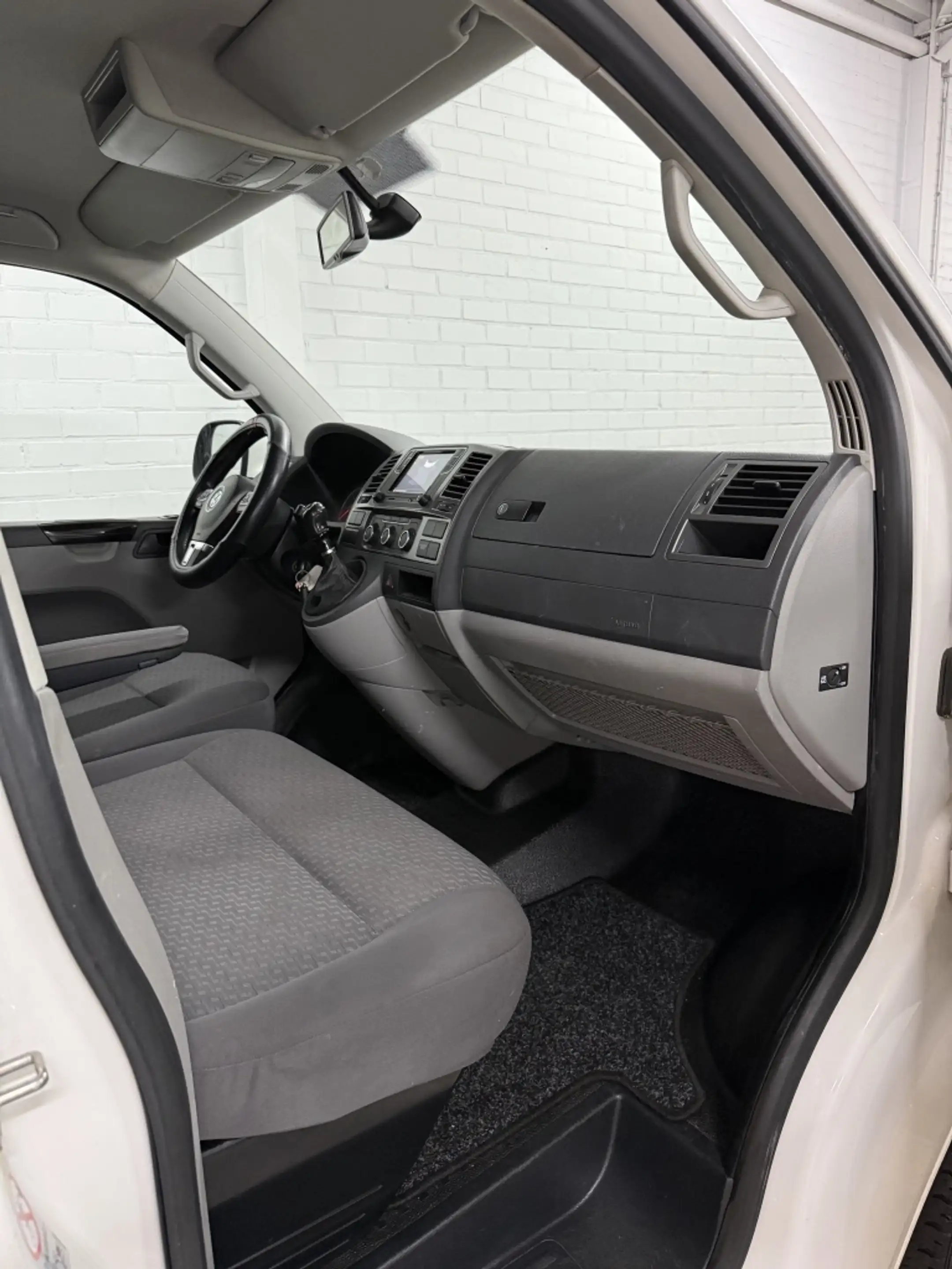 Volkswagen Transporter 2.0 TDI L2H1 65 Edition! Carplay/PDC/Trekhaak/Airc — photo 12